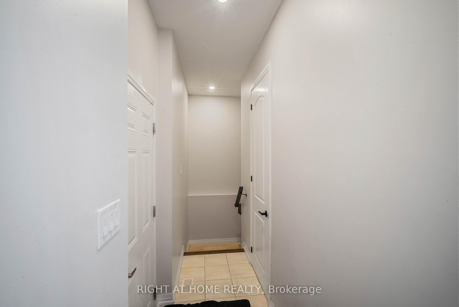 Photo 22 of 1070 Chapman Mills Drive, Ottawa, Barrhaven - Heritage Park — HOMEH