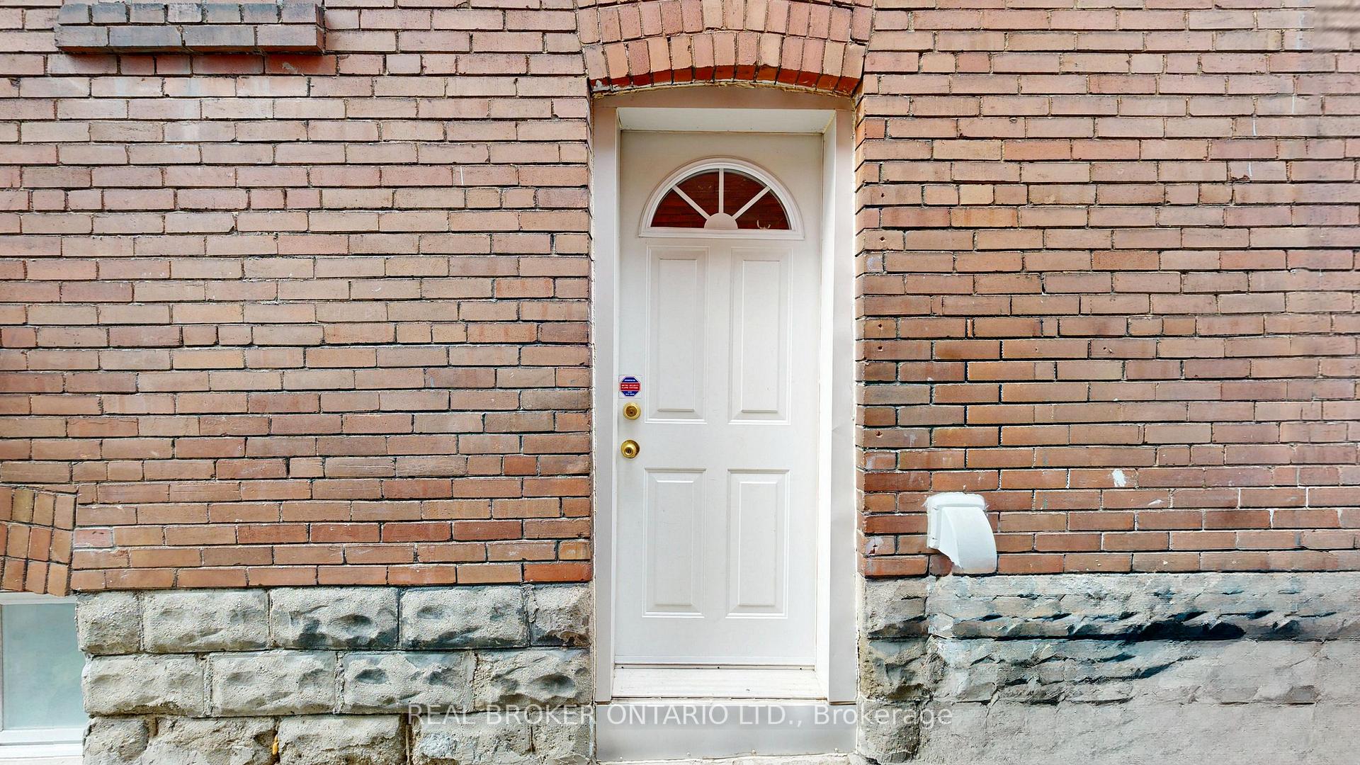 Photo 9 of Unit Bsmt, 32 Allenvale Avenue, Toronto, Oakwood Village — HOMEH