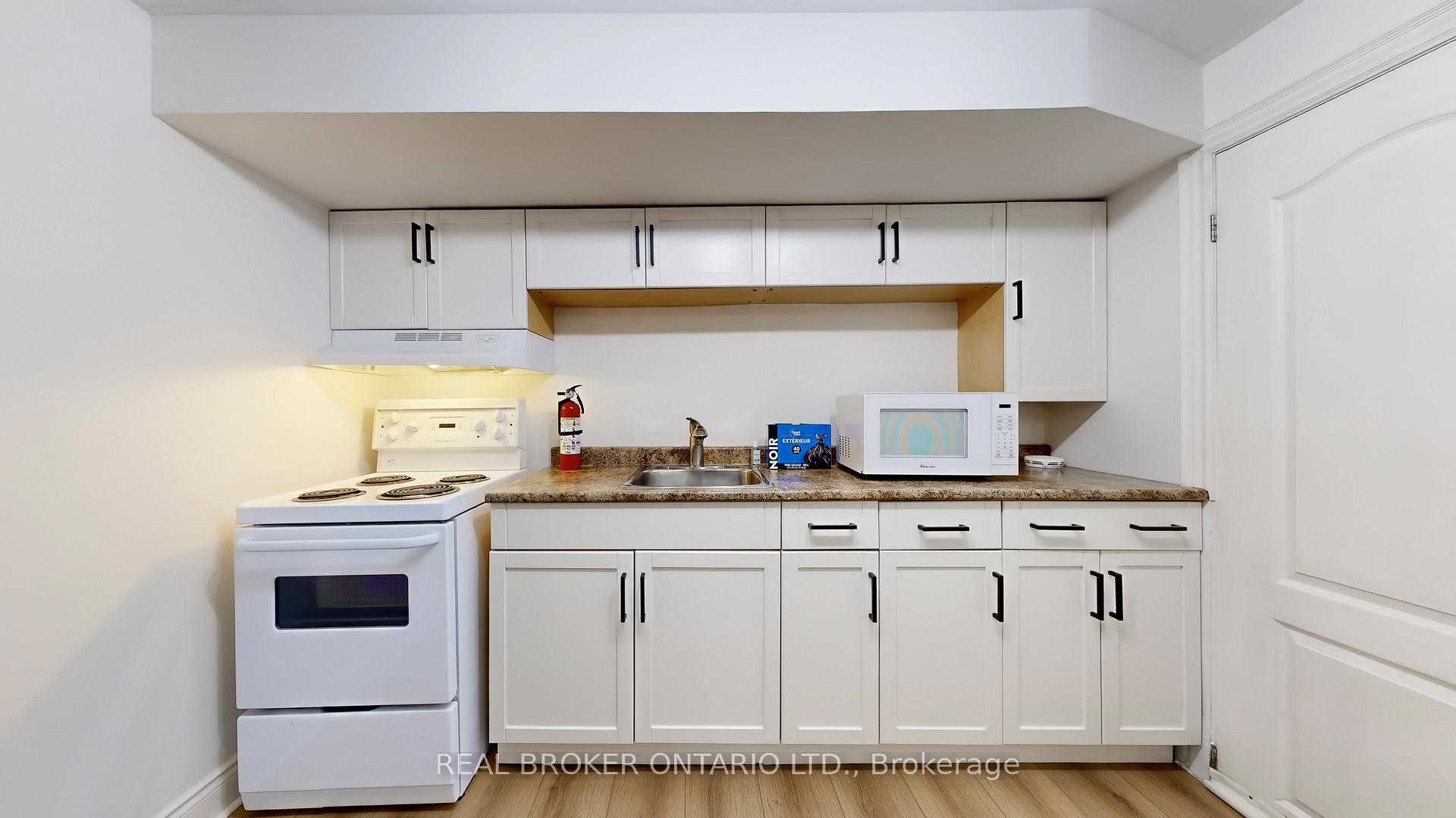 Photo 5 of Unit Bsmt, 32 Allenvale Avenue, Toronto, Oakwood Village — HOMEH