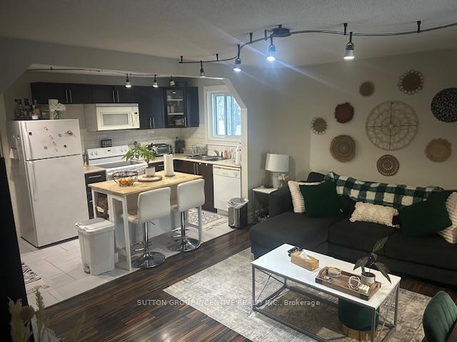 Photo 4 of Unit 3, 322 Codrington Street, Barrie, Codrington — HOMEH
