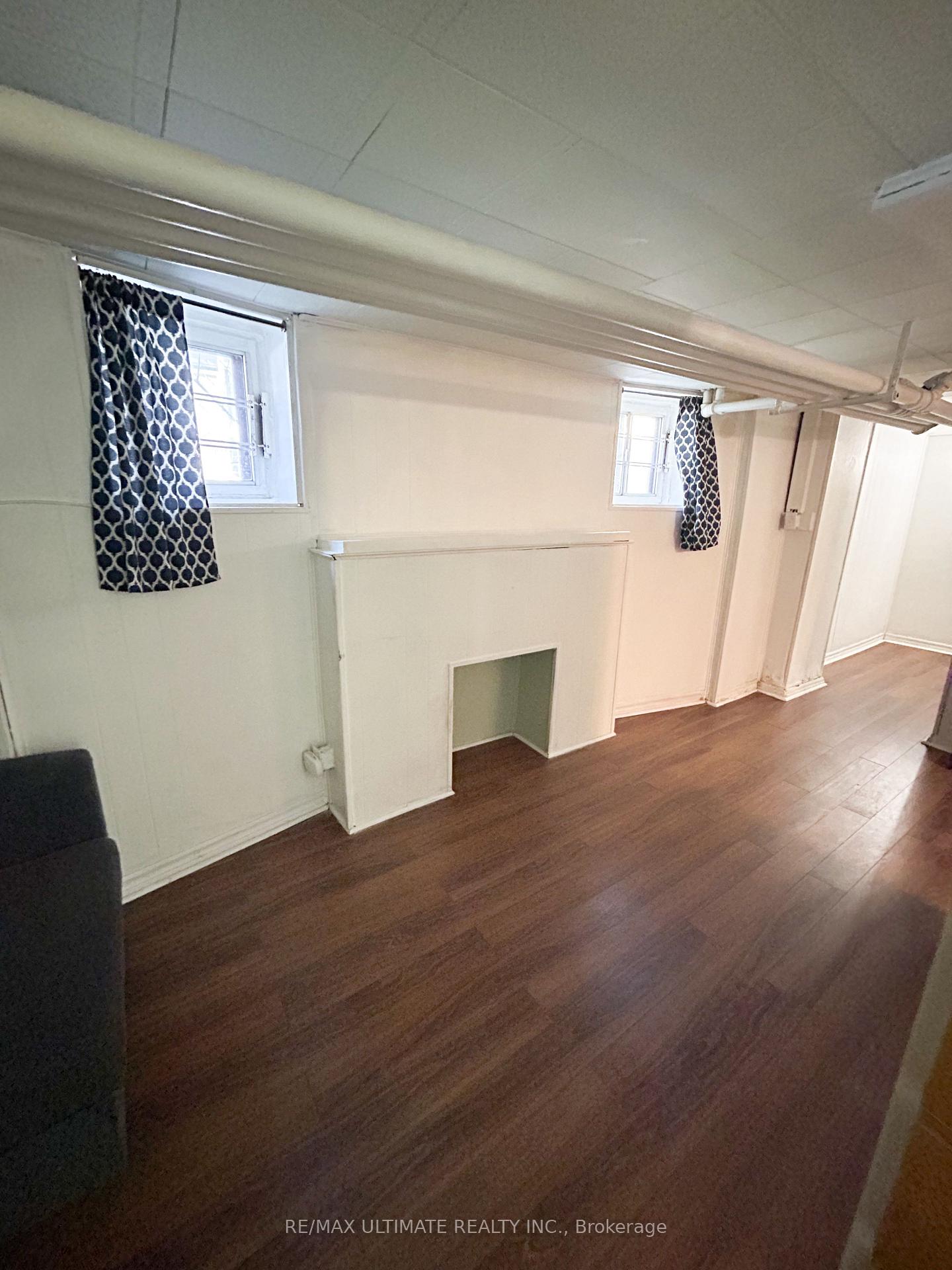 Photo 3 of Unit Basement, 165 Admiral Road, Toronto, The Annex — HOMEH