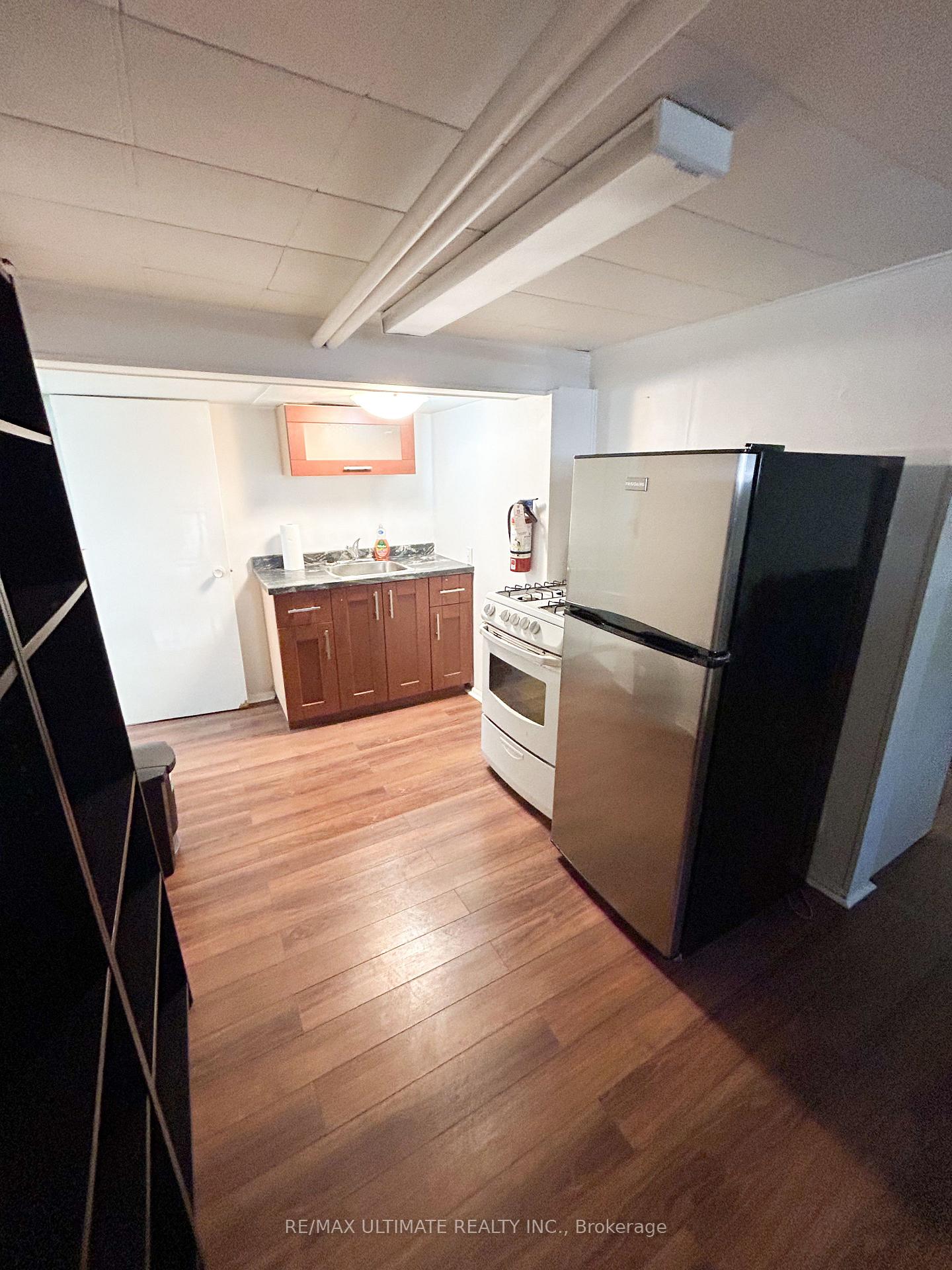 Photo 7 of Unit Basement, 165 Admiral Road, Toronto, The Annex — HOMEH