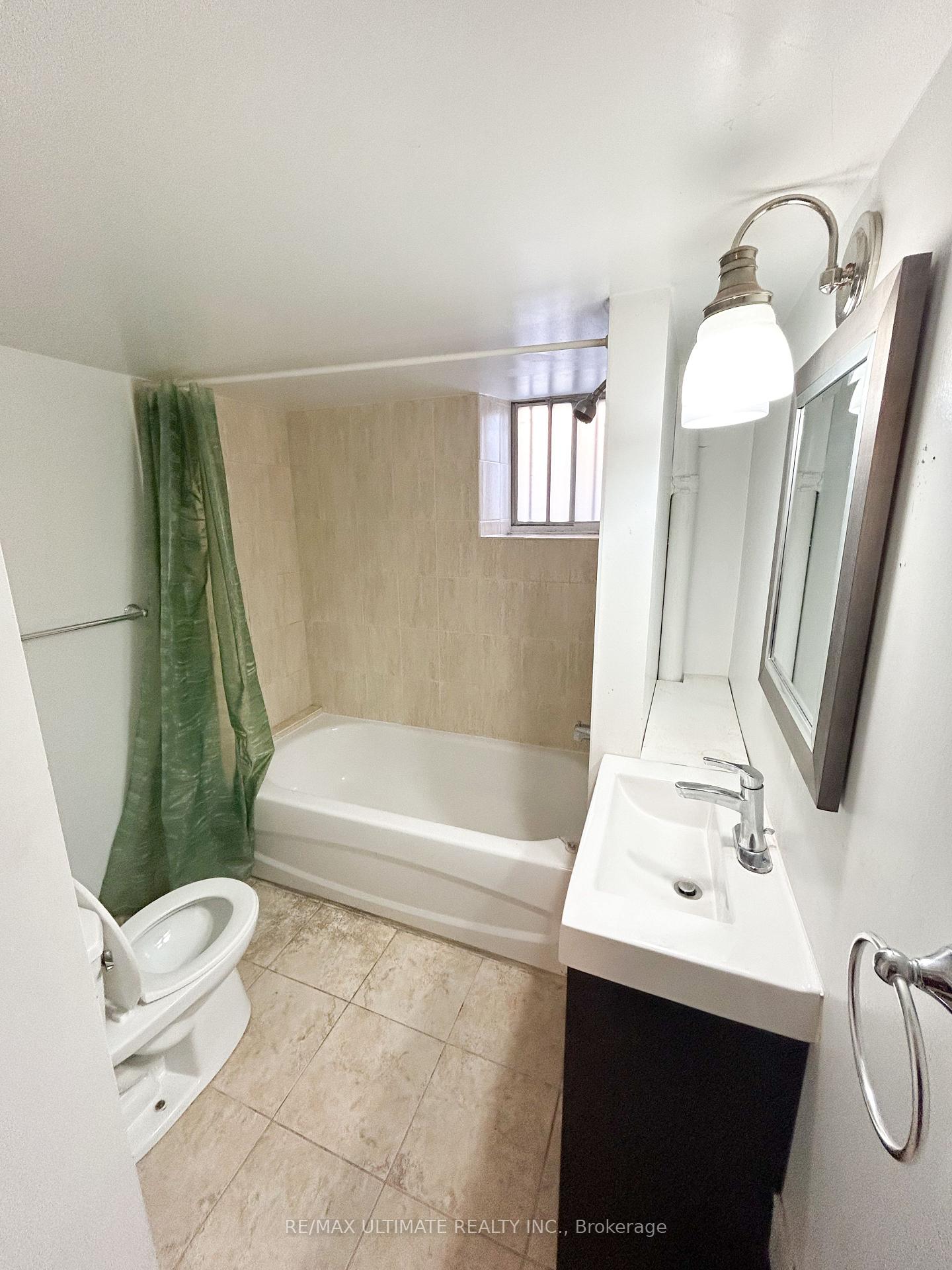 Photo 5 of Unit Basement, 165 Admiral Road, Toronto, The Annex — HOMEH