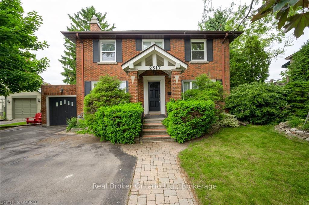 Front of 2317 Lakeshore Road