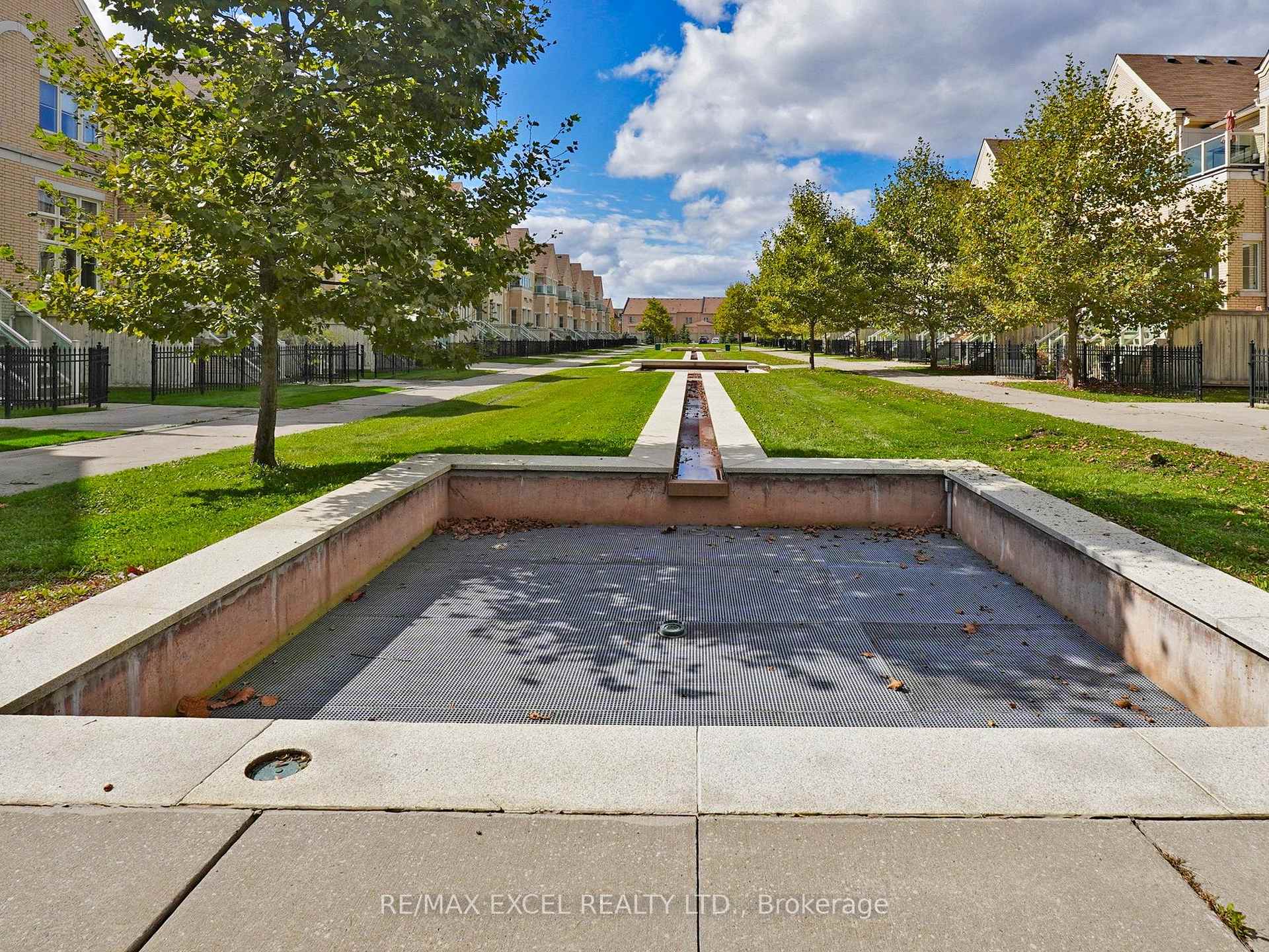 Photo 34 of Unit PH10, 28 Prince Regent Street, Markham, Cathedraltown — HOMEH
