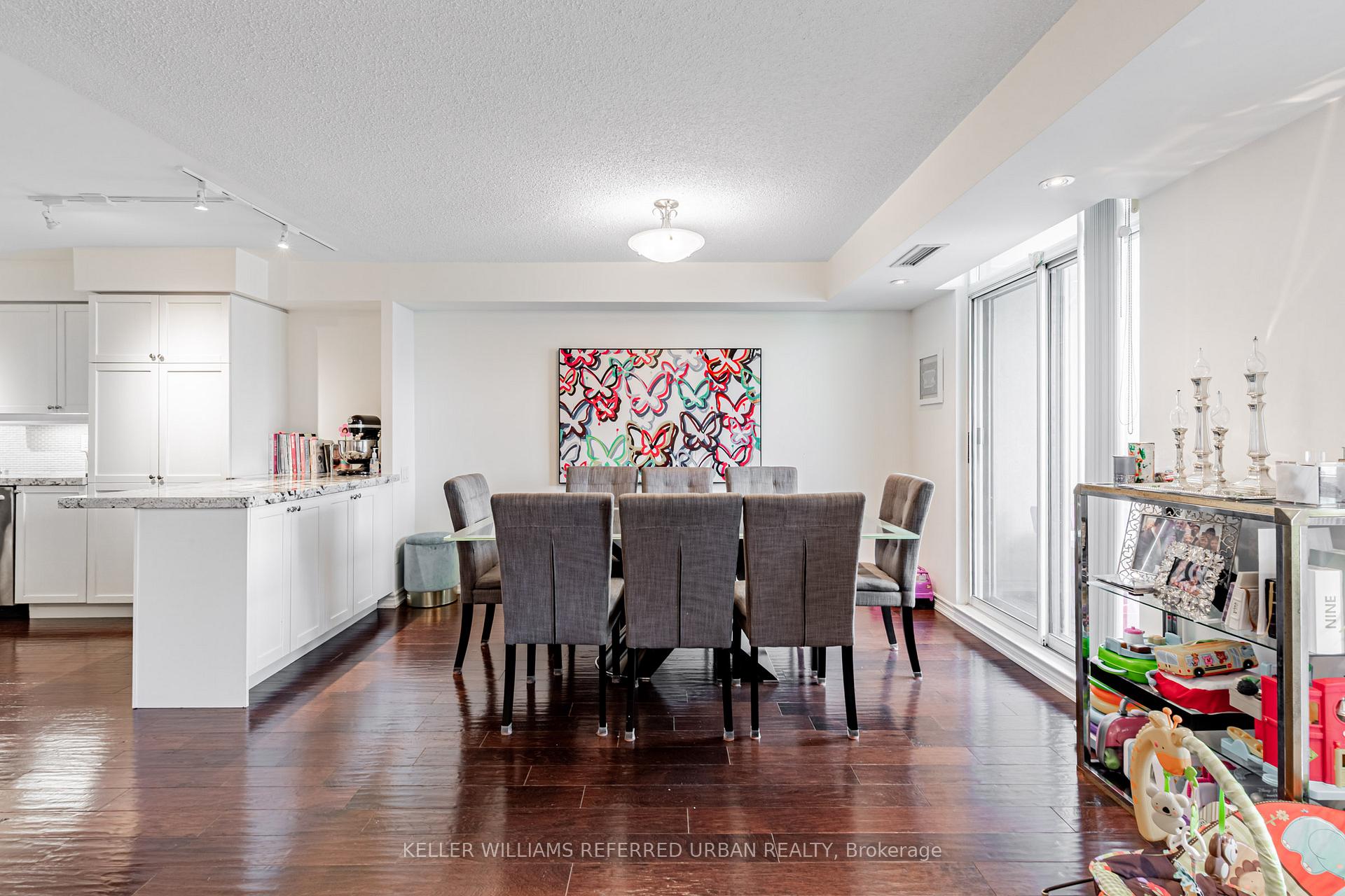 Photo 3 of Unit 1108, 8 Covington Road, Toronto, Englemount-Lawrence — HOMEH