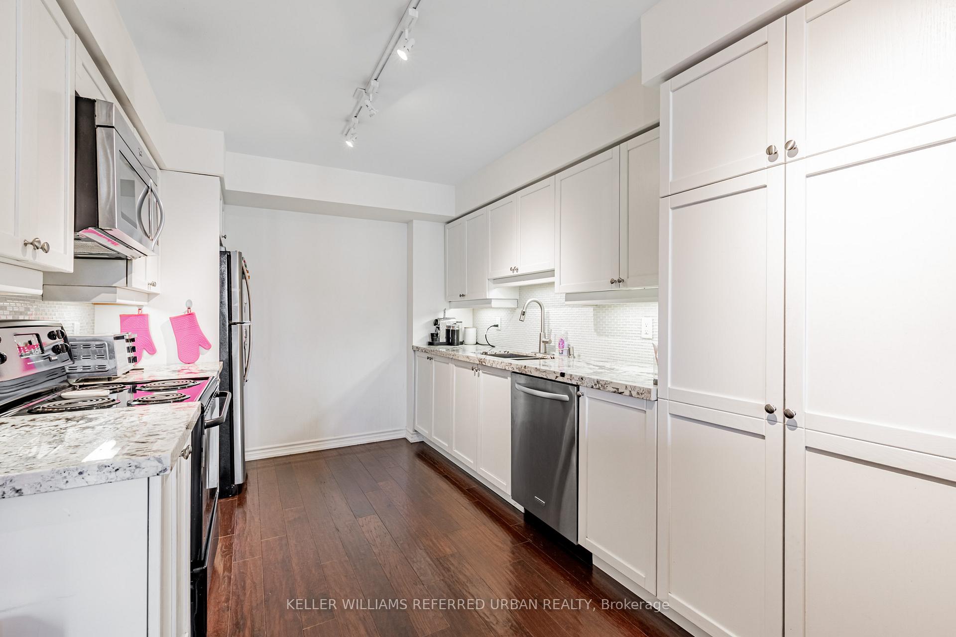 Photo 4 of Unit 1108, 8 Covington Road, Toronto, Englemount-Lawrence — HOMEH