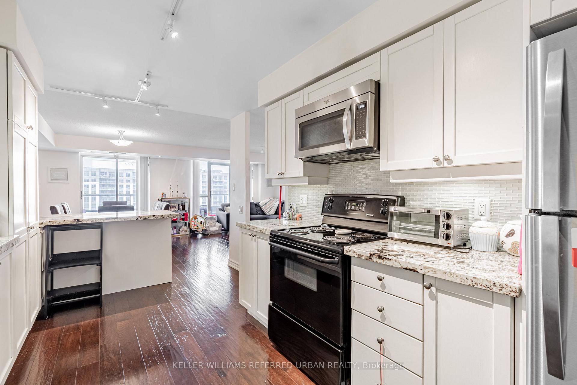 Photo 16 of Unit 1108, 8 Covington Road, Toronto, Englemount-Lawrence — HOMEH