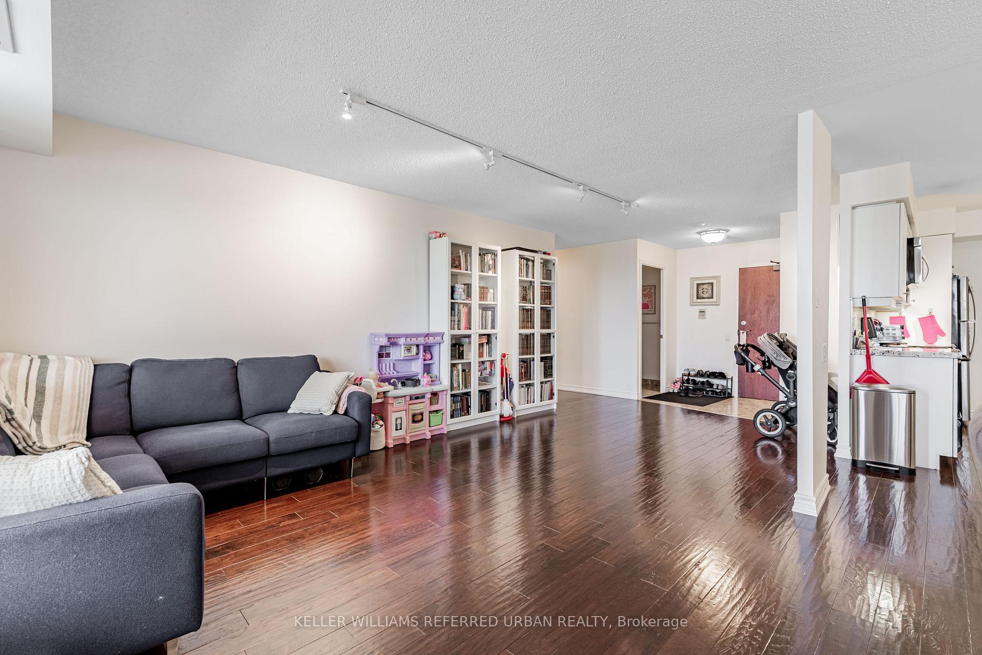 Photo 19 of Unit 1108, 8 Covington Road, Toronto, Englemount-Lawrence — HOMEH