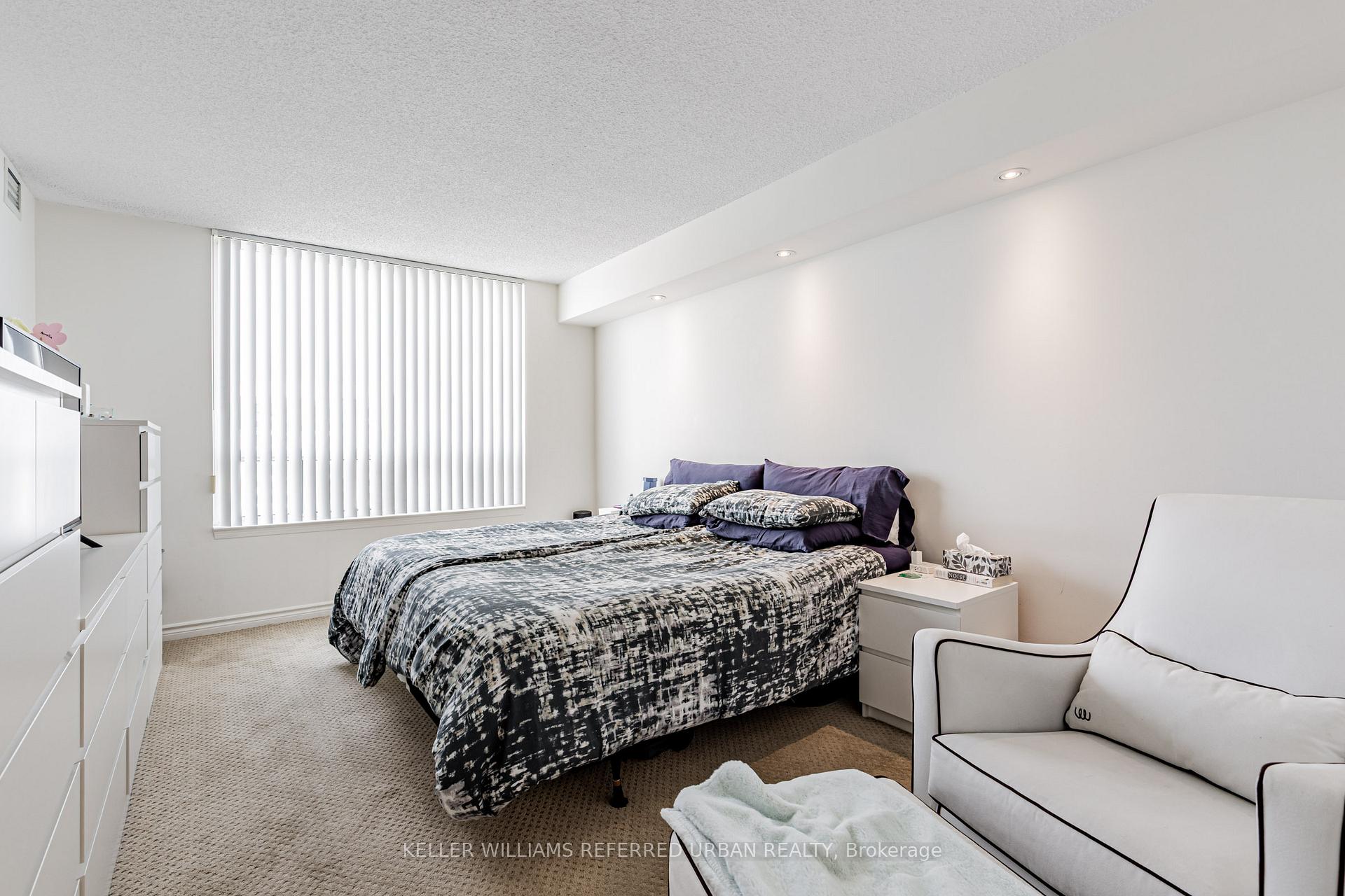 Photo 18 of Unit 1108, 8 Covington Road, Toronto, Englemount-Lawrence — HOMEH