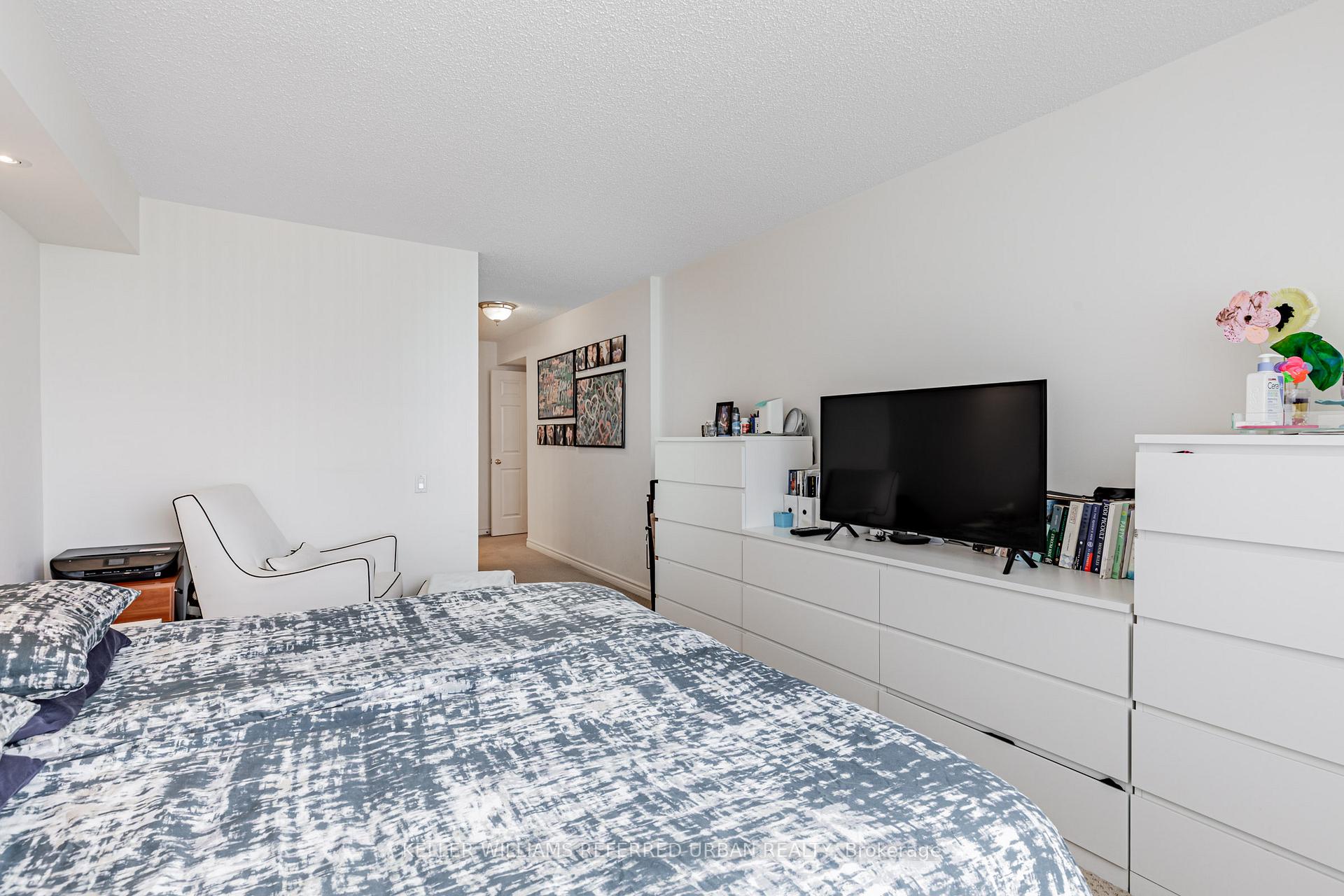 Photo 29 of Unit 1108, 8 Covington Road, Toronto, Englemount-Lawrence — HOMEH