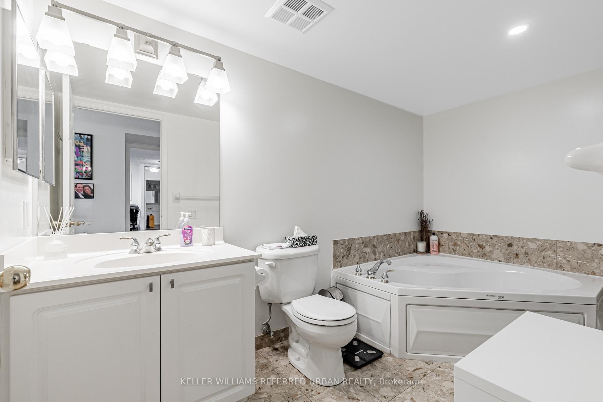 Photo 12 of Unit 1108, 8 Covington Road, Toronto, Englemount-Lawrence — HOMEH
