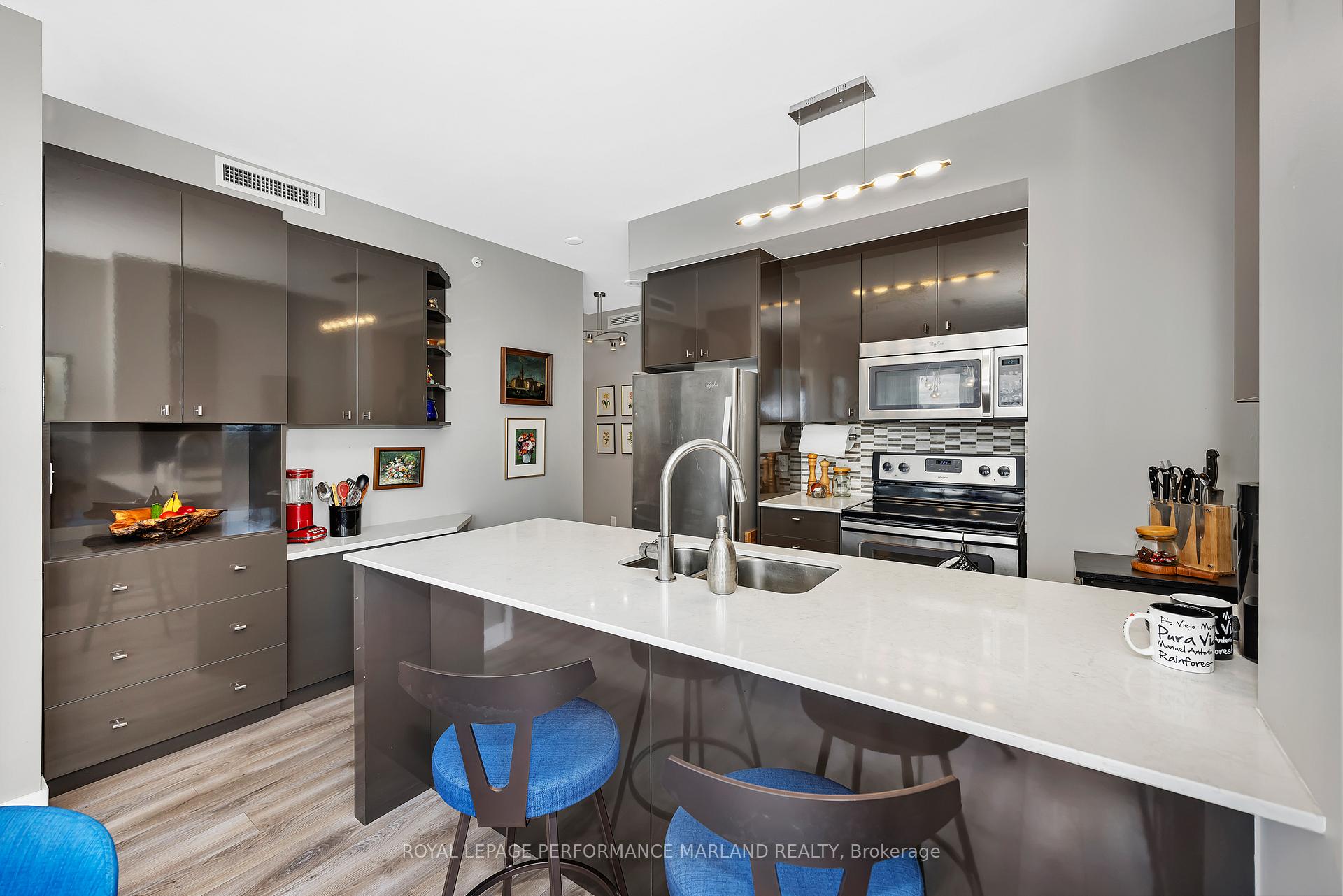 Photo 11 of Unit 607, 118 Holmwood Avenue, Ottawa, Glebe — HOMEH