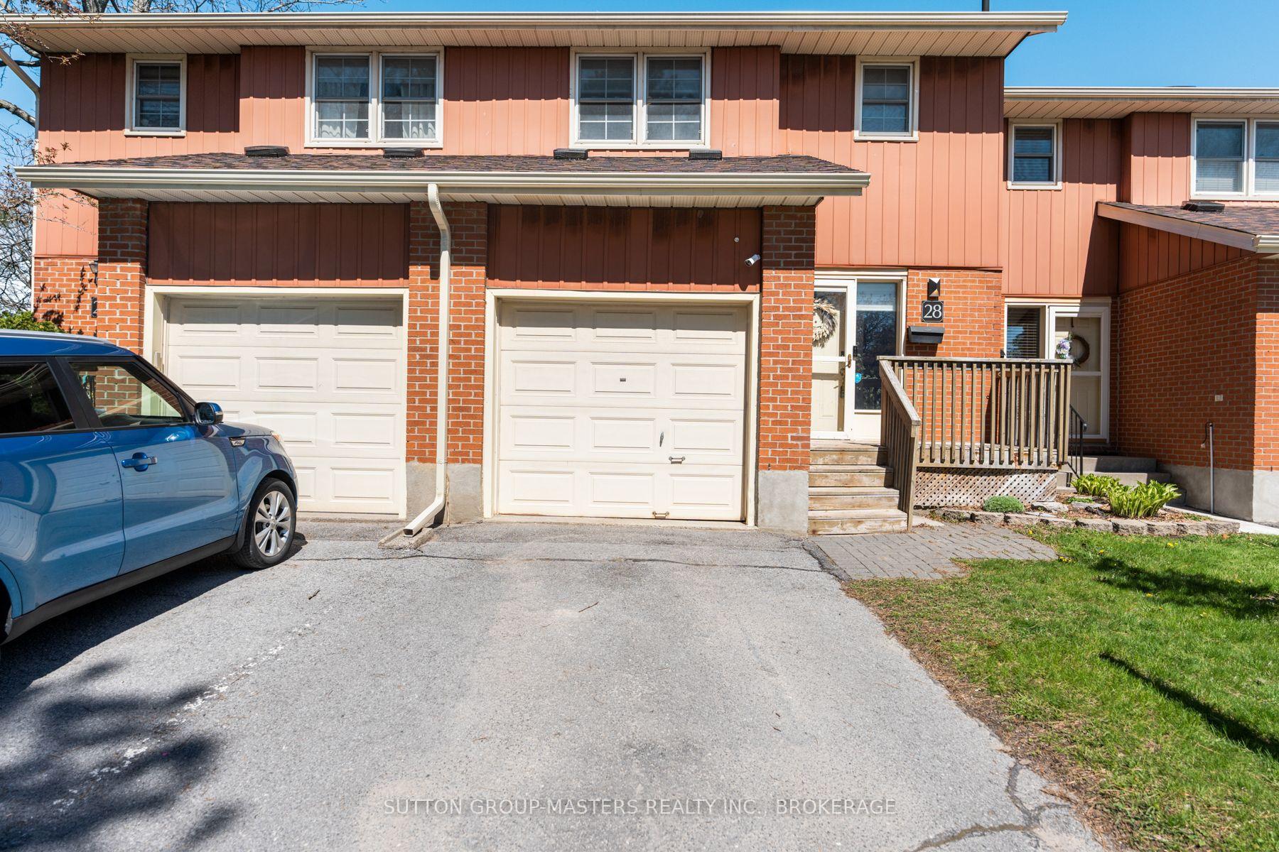 Front of Unit 28, 19 MacPherson Avenue W