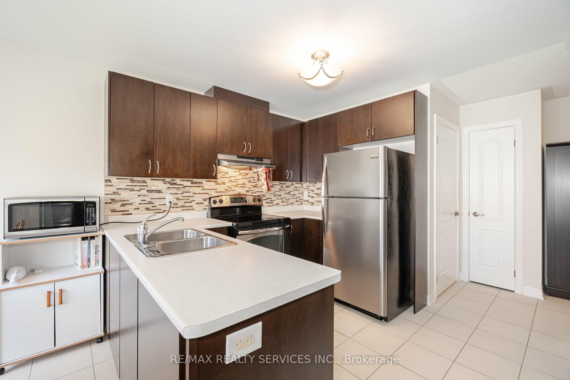 Photo 5 of Unit 43, 17 Lacorra Way, Brampton, Sandringham-Wellington — HOMEH