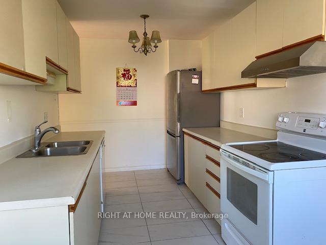 Photo 2 of 29 Jackman Drive, Brampton, Northgate — HOMEH