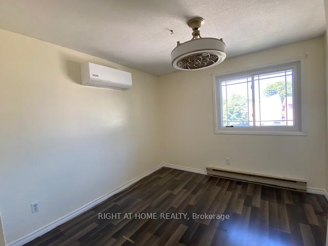 Photo 9 of 29 Jackman Drive, Brampton, Northgate — HOMEH