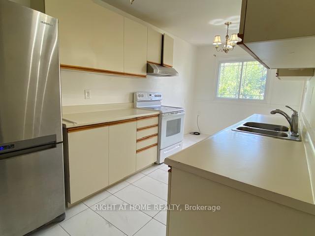 Photo 16 of 29 Jackman Drive, Brampton, Northgate — HOMEH