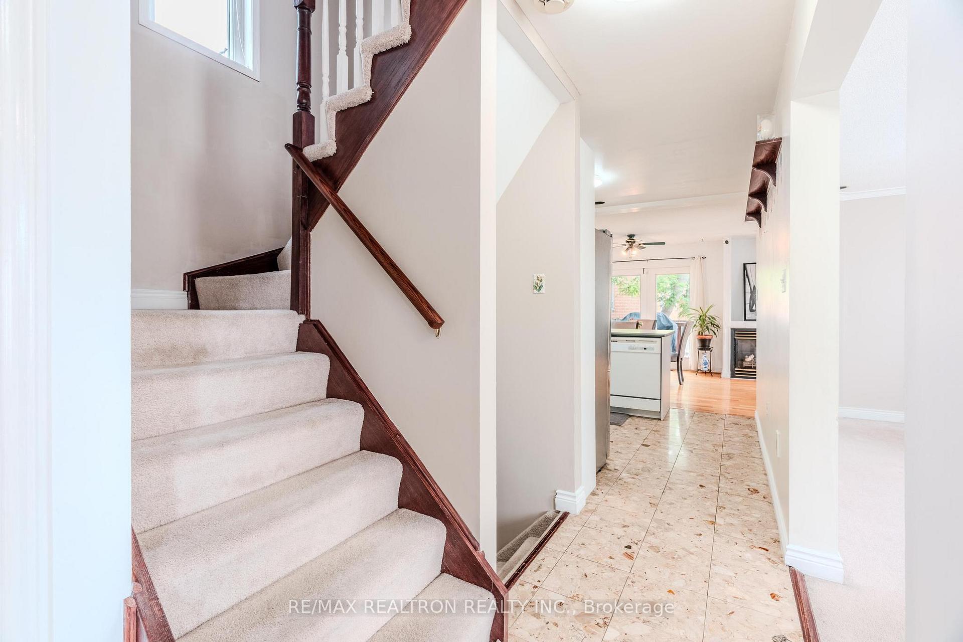 Photo 6 of 205A Owen Street, Barrie, Wellington — HOMEH