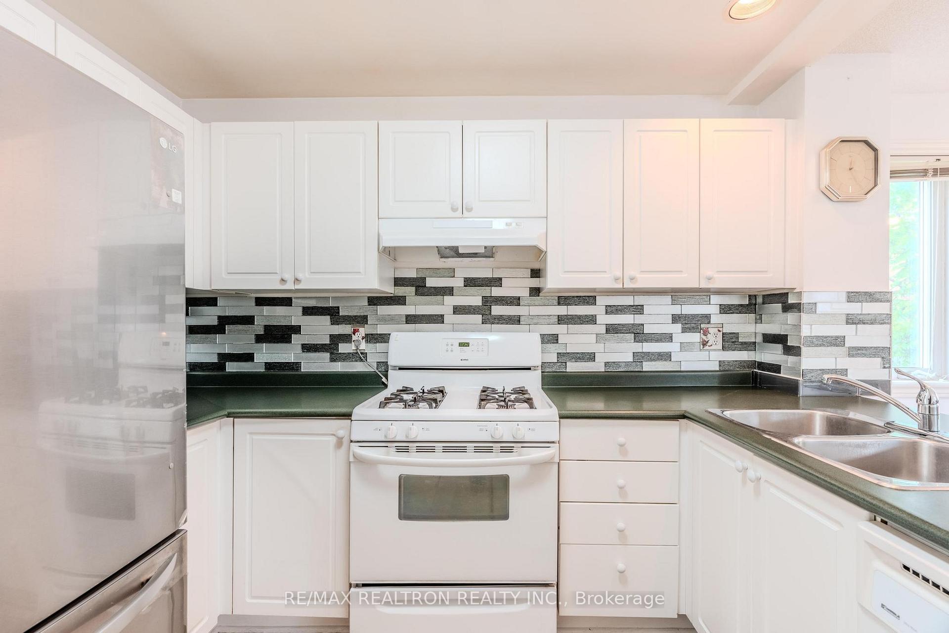 Photo 10 of 205A Owen Street, Barrie, Wellington — HOMEH