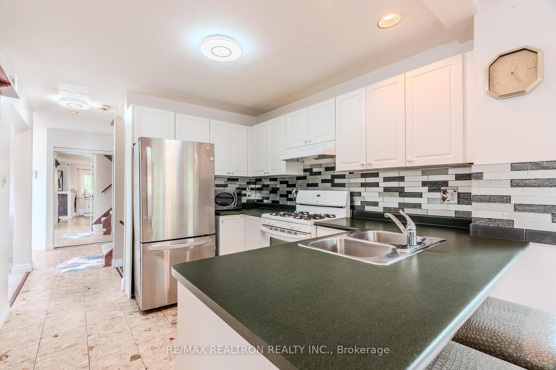 Photo 11 of 205A Owen Street, Barrie, Wellington — HOMEH