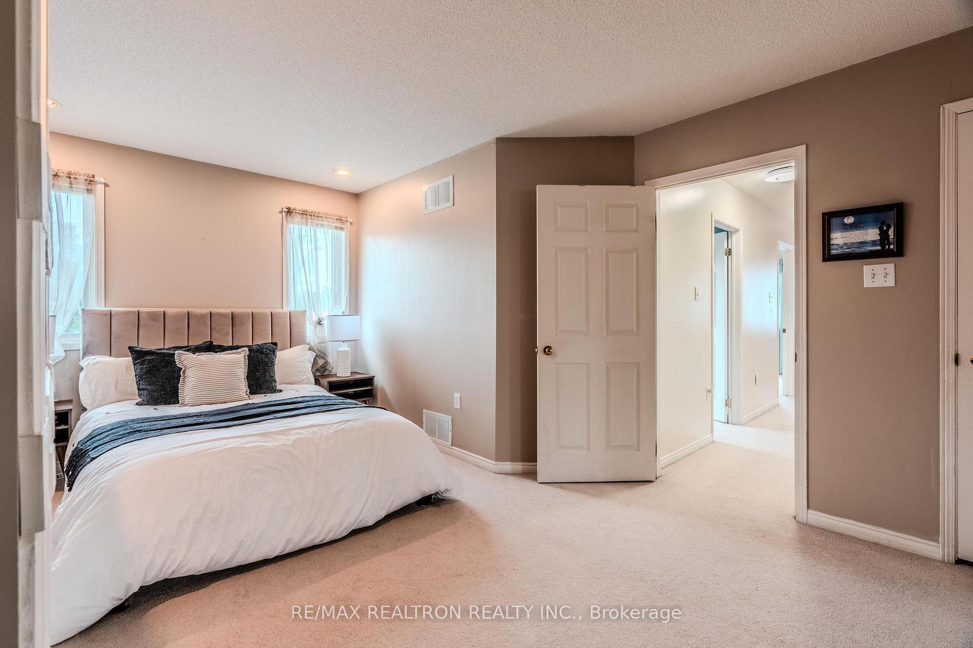 Photo 21 of 205A Owen Street, Barrie, Wellington — HOMEH