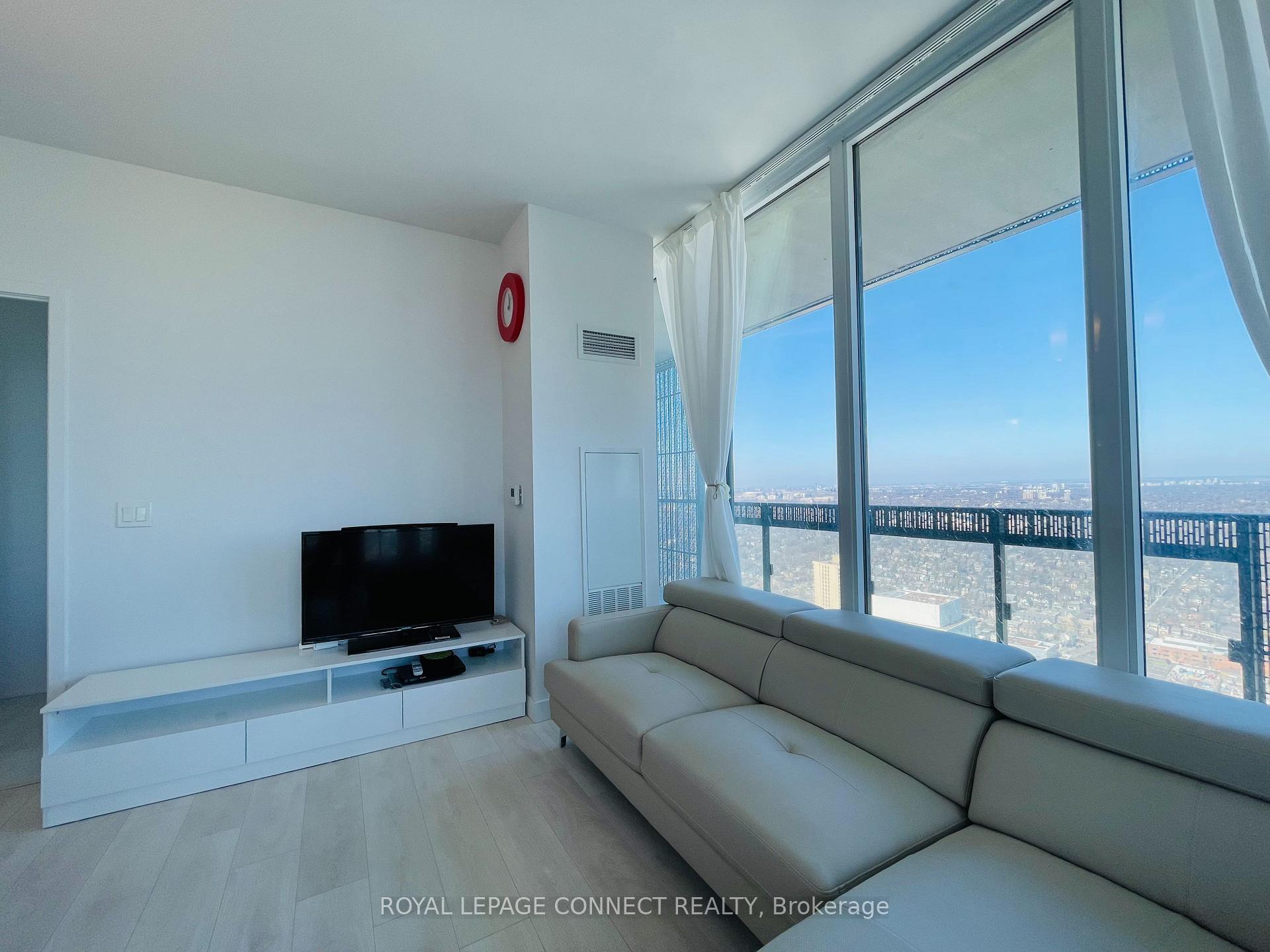 Photo 9 of Unit 4708, 8 Eglinton Avenue E, Toronto, Mount Pleasant East — HOMEH