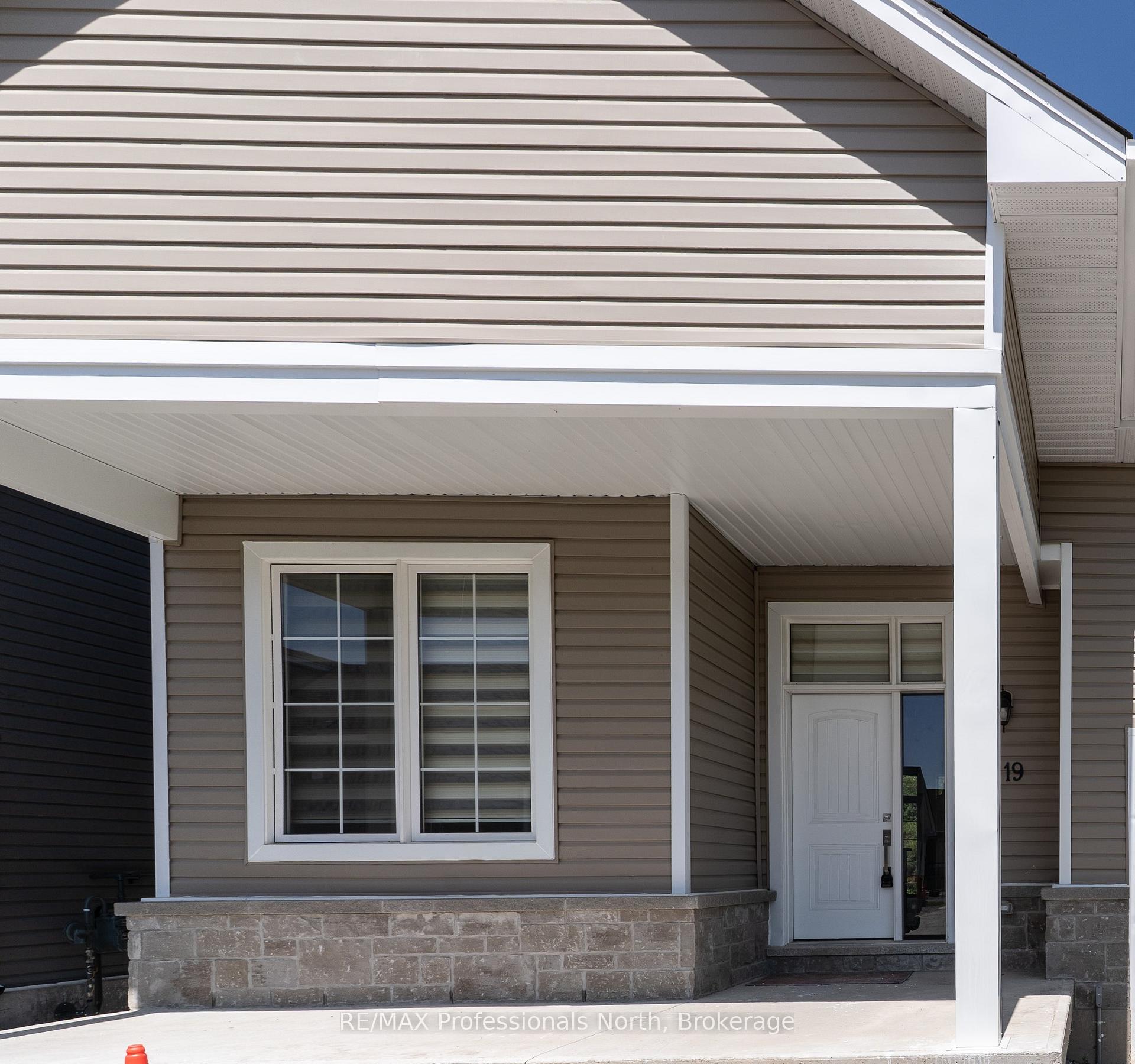 Photo 1 of 19 Turnberry Court, Bracebridge, Macaulay — HOMEH