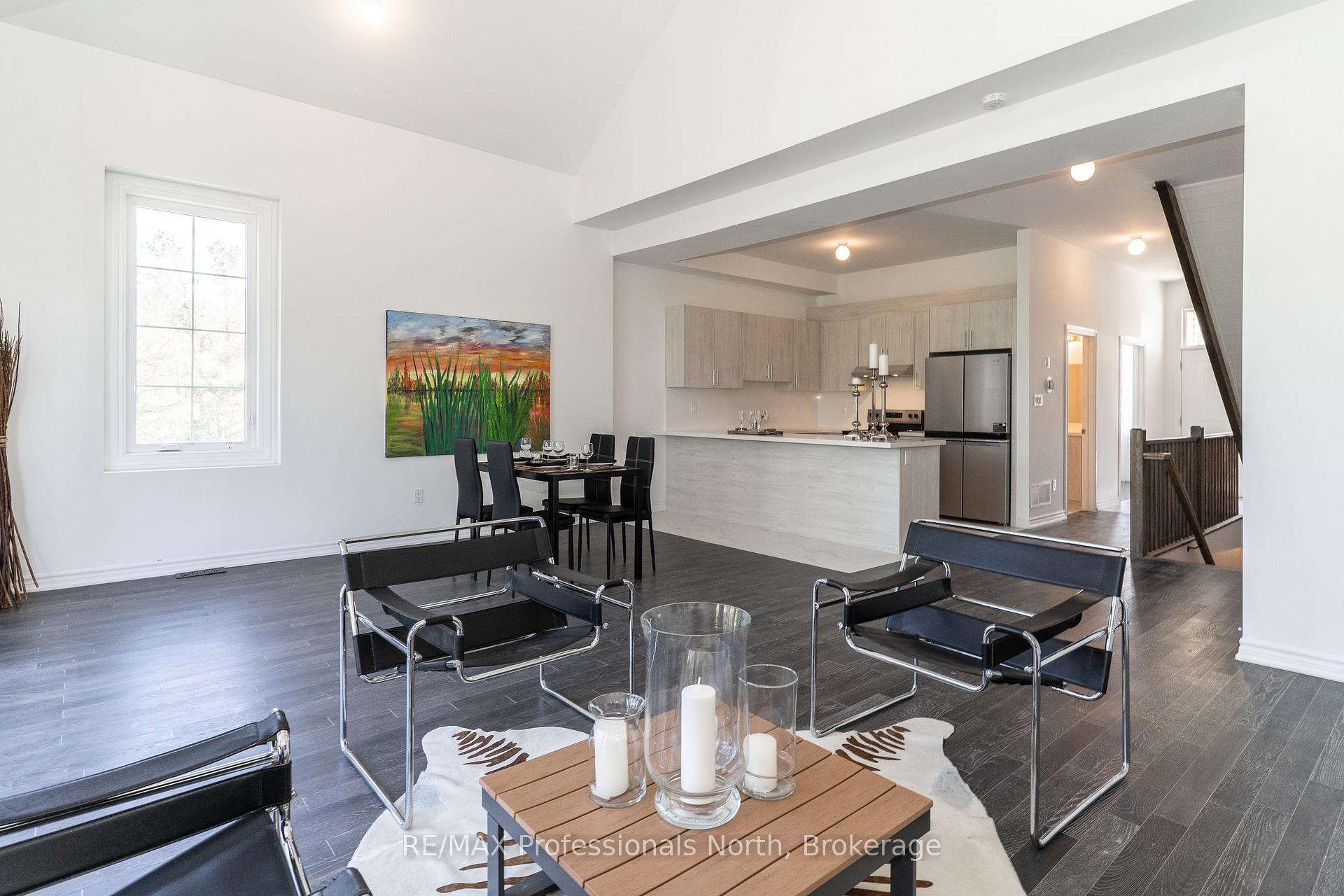 Photo 5 of 19 Turnberry Court, Bracebridge, Macaulay — HOMEH