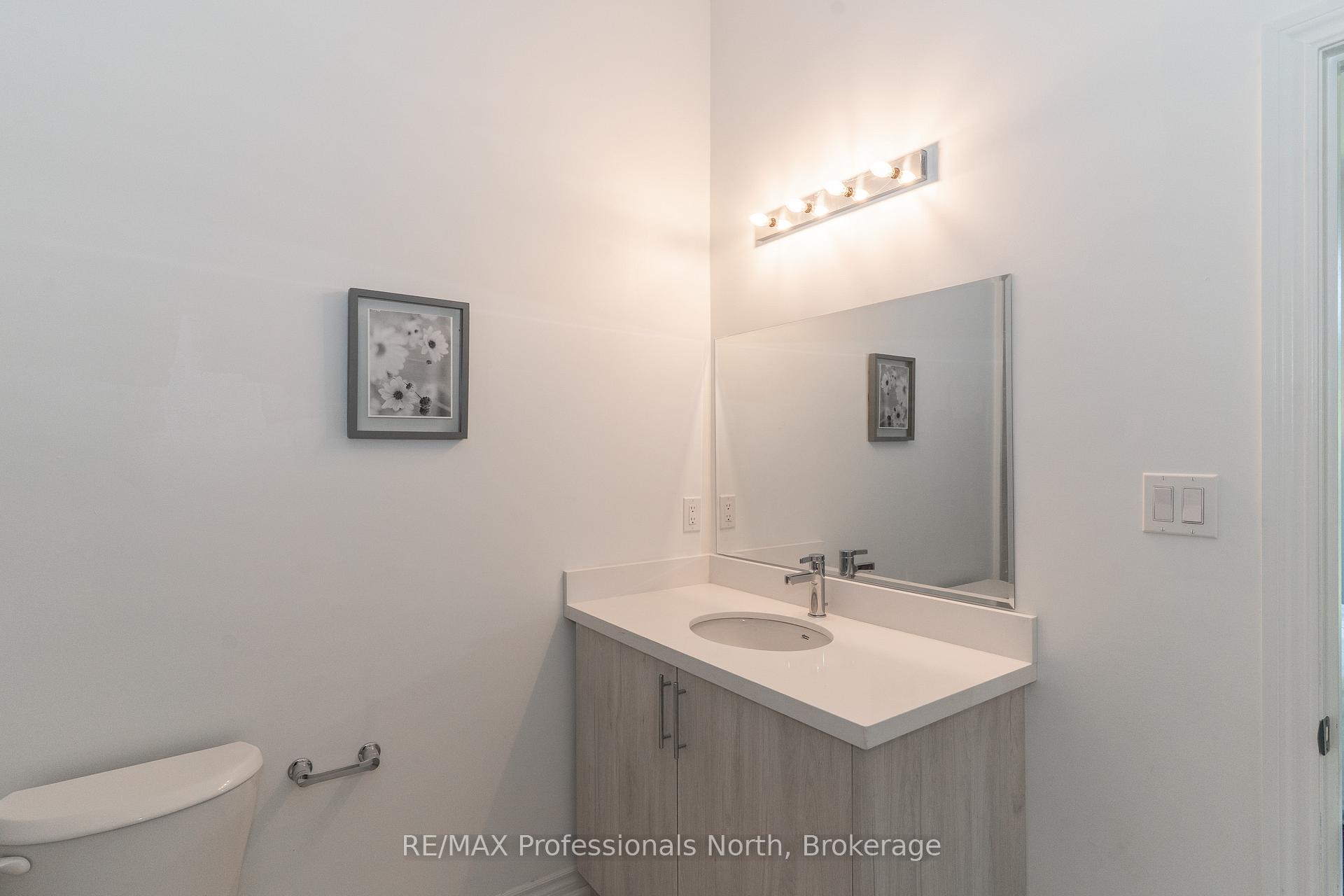 Photo 8 of 19 Turnberry Court, Bracebridge, Macaulay — HOMEH
