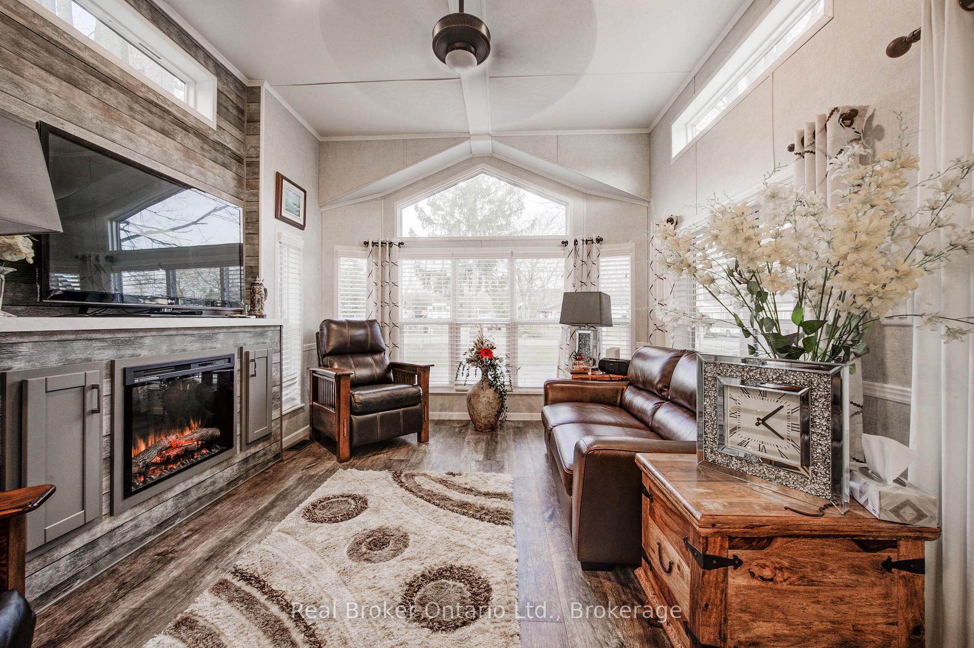 Photo 4 of Unit 175, 580 Beaver Creek Road, Waterloo — HOMEH