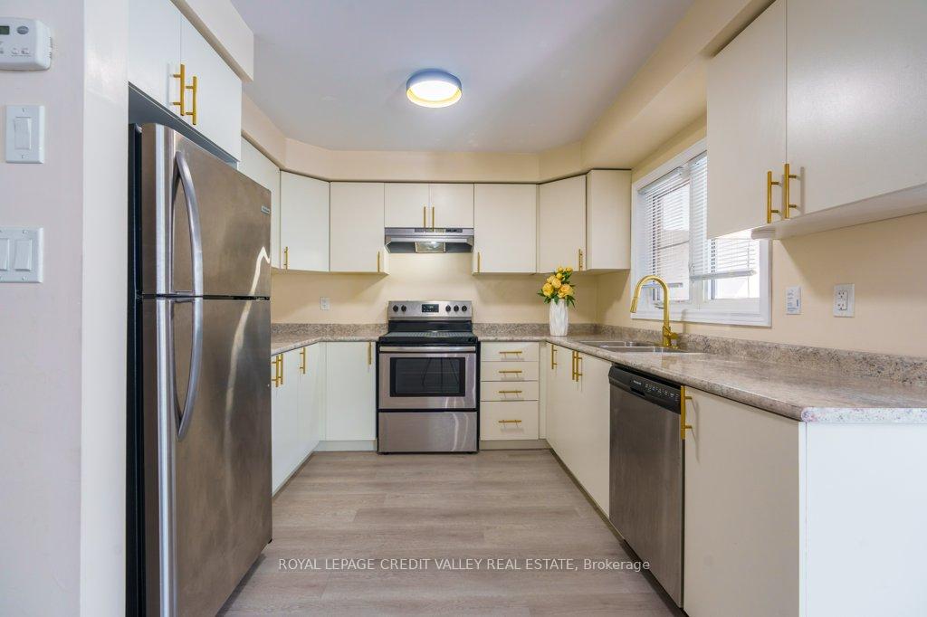 Photo 5 of Unit 34, 200 Veterans Drive, Brampton, Northwest Brampton — HOMEH