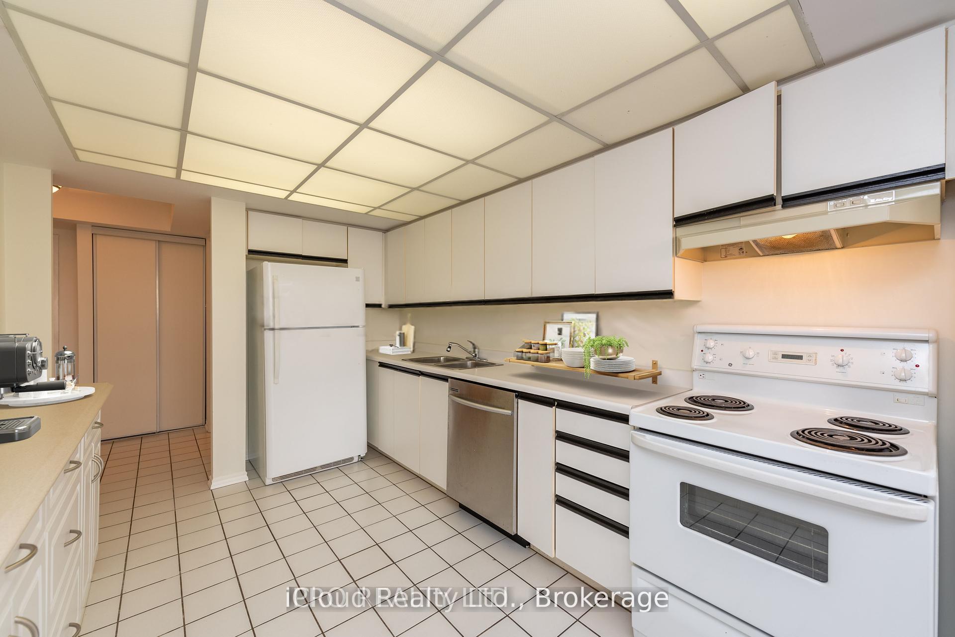 Photo 13 of Unit 1108, 330 Mill Street, Brampton, Brampton South — HOMEH