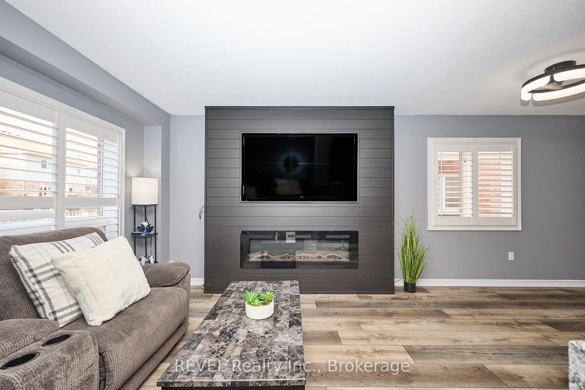 Photo 21 of Unit 4, 334 Main Street E, Grimsby, Grimsby East — HOMEH