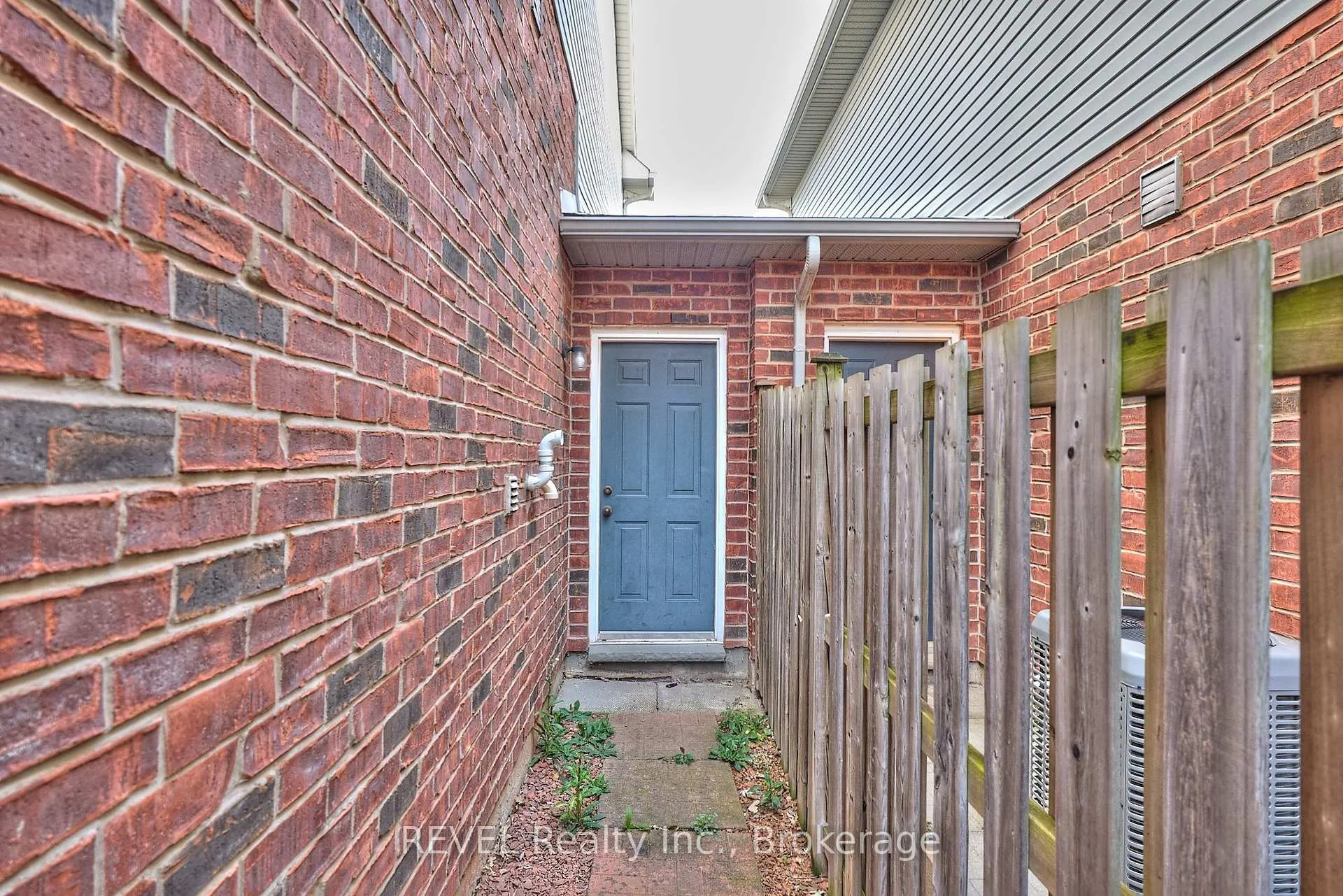 Photo 61 of Unit 4, 334 Main Street E, Grimsby, Grimsby East — HOMEH