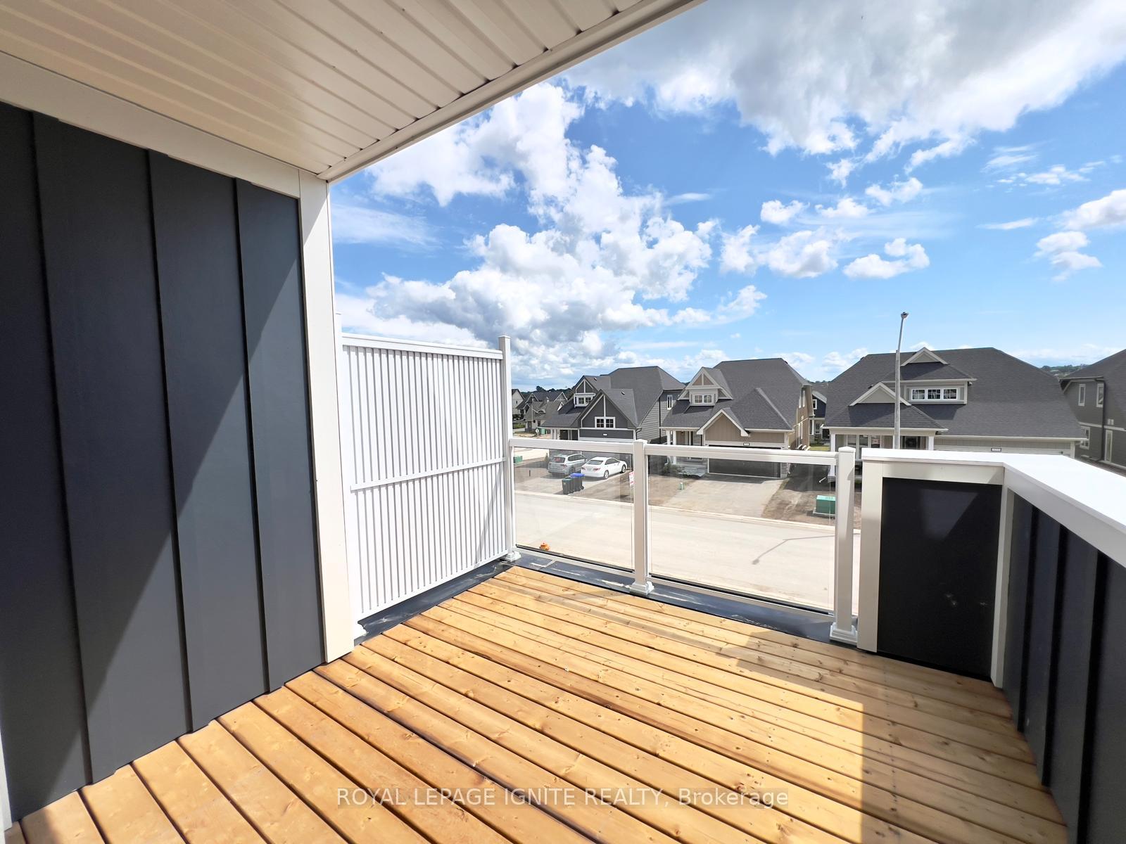 Photo 9 of 520 Hudson Crescent, Midland — HOMEH