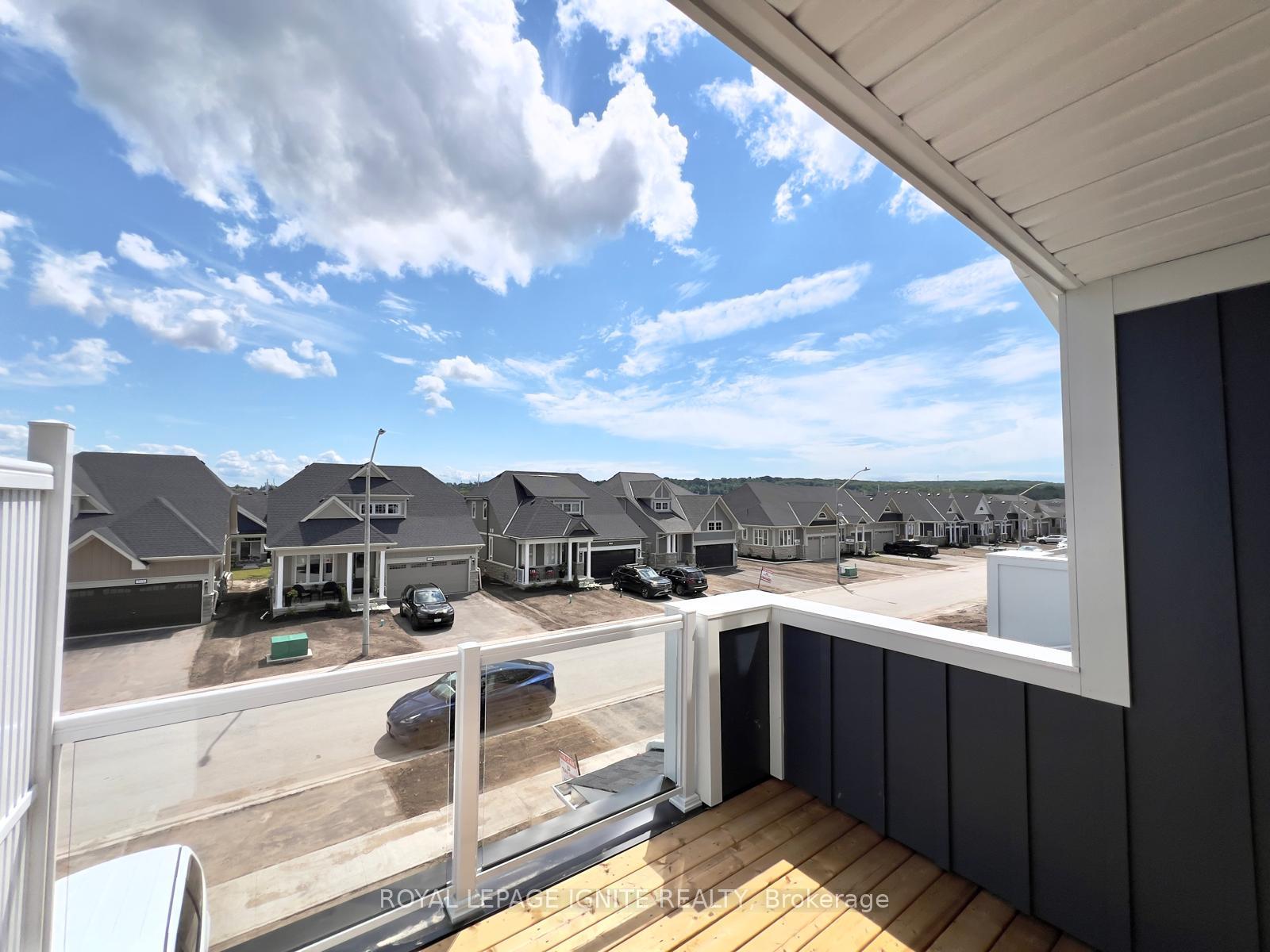 Photo 19 of 520 Hudson Crescent, Midland — HOMEH