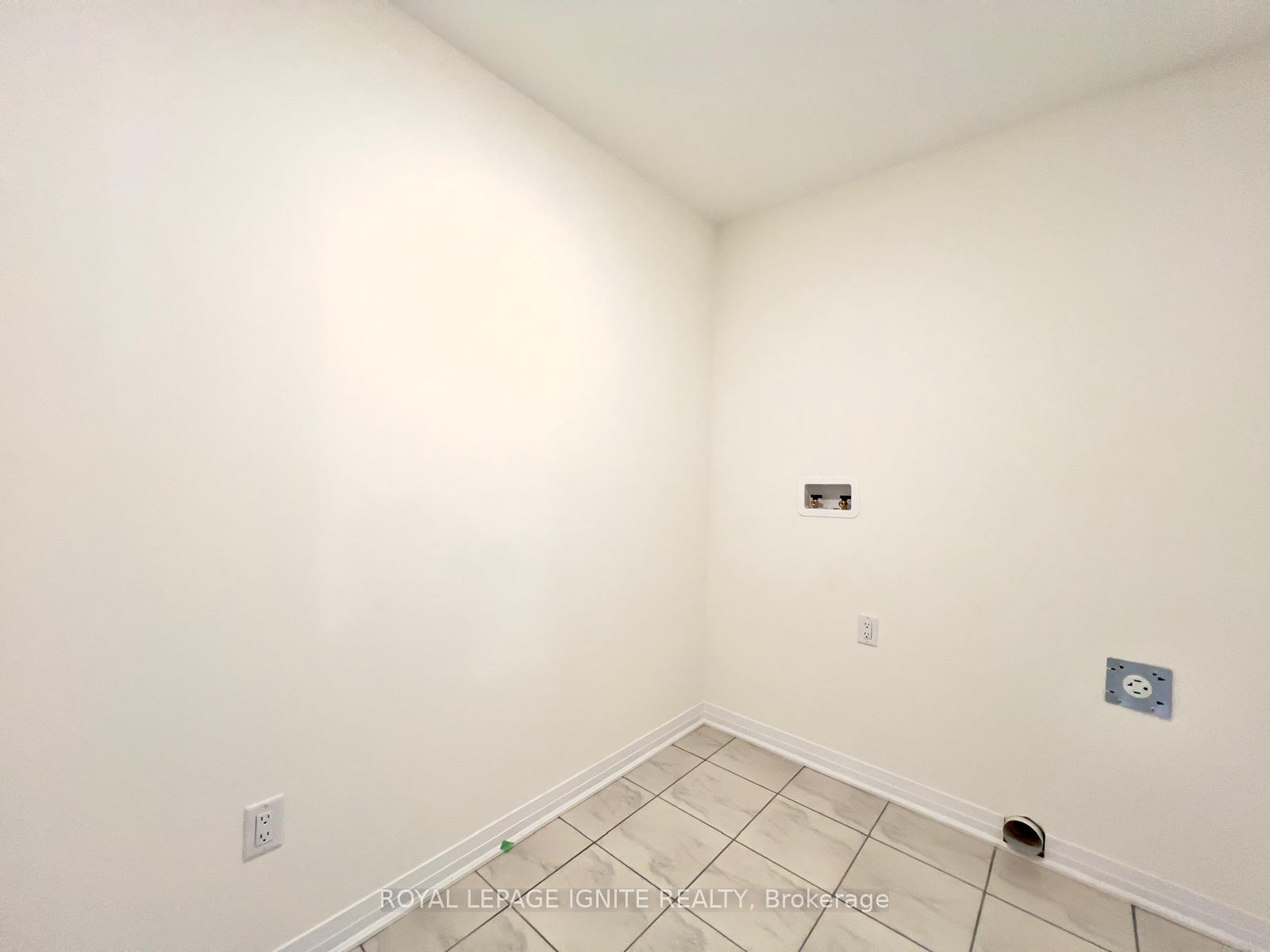 Photo 16 of 520 Hudson Crescent, Midland — HOMEH