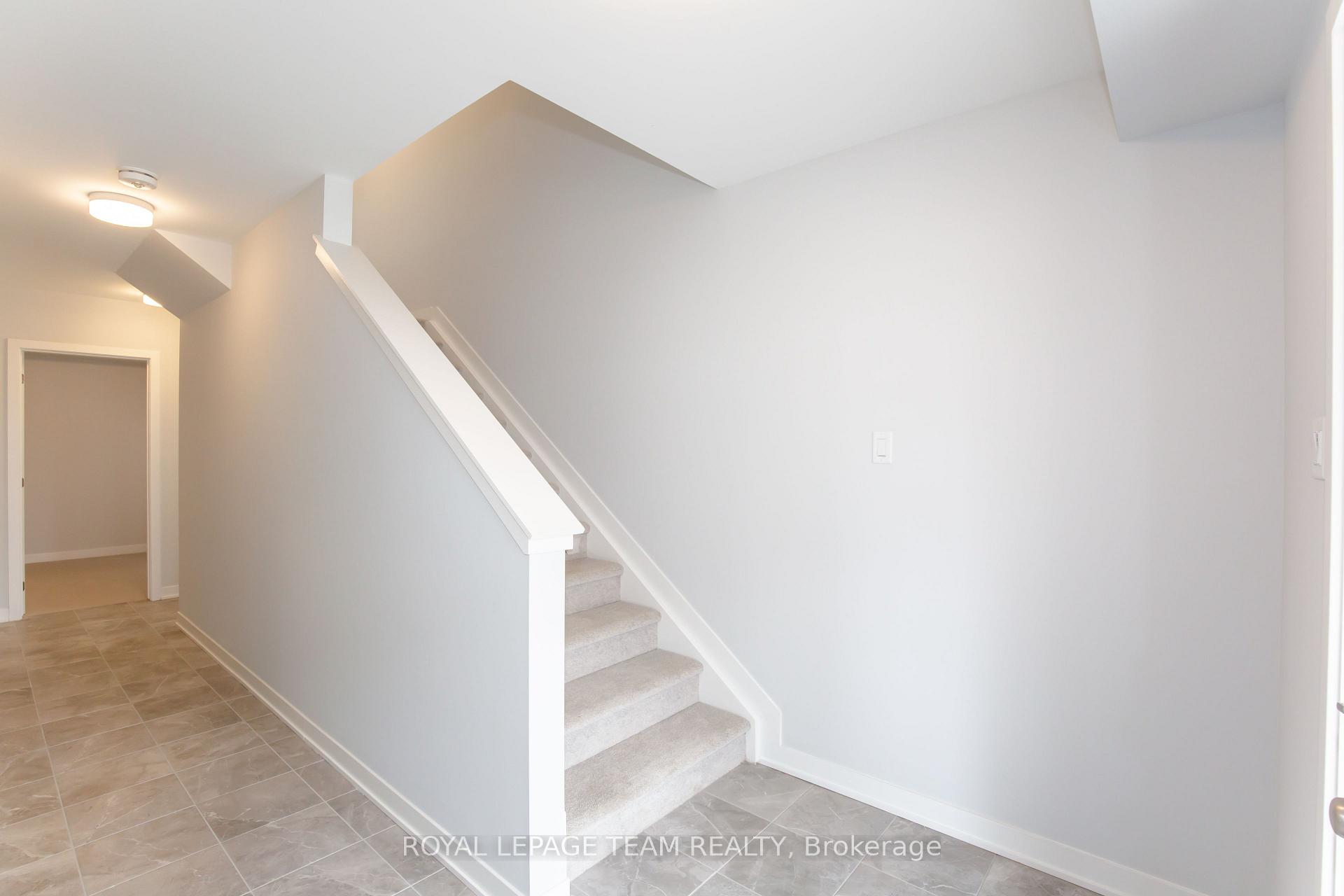 Photo 3 of 29 Stitch Mews N, Ottawa, Remainder of Stittsville & Area — HOMEH