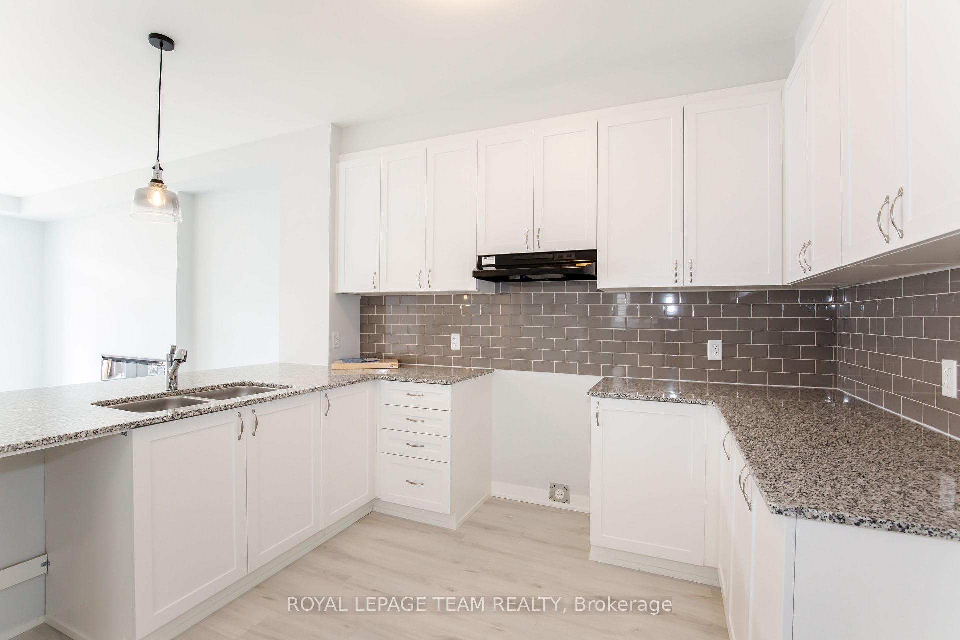 Photo 9 of 29 Stitch Mews N, Ottawa, Remainder of Stittsville & Area — HOMEH