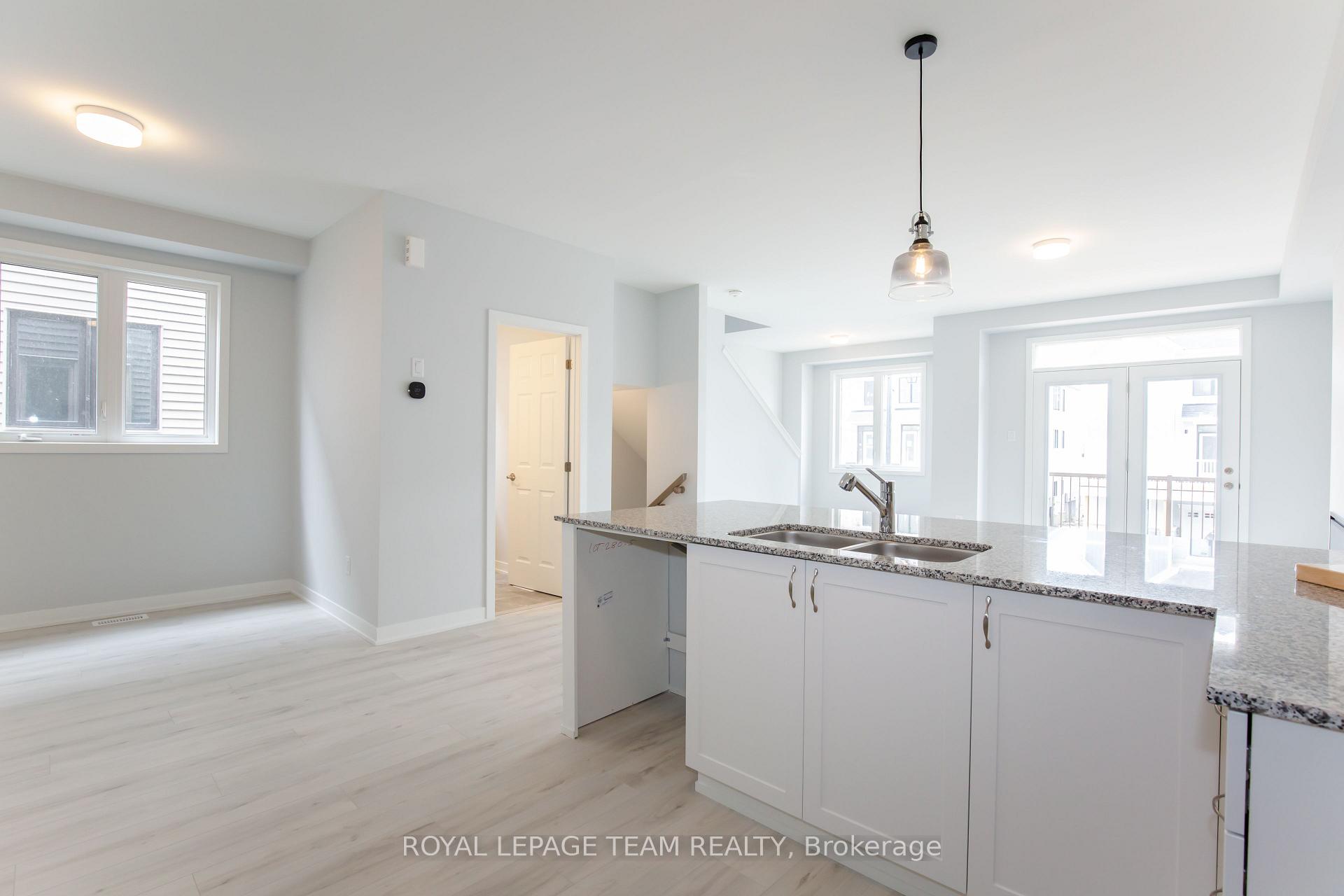Photo 8 of 29 Stitch Mews N, Ottawa, Remainder of Stittsville & Area — HOMEH