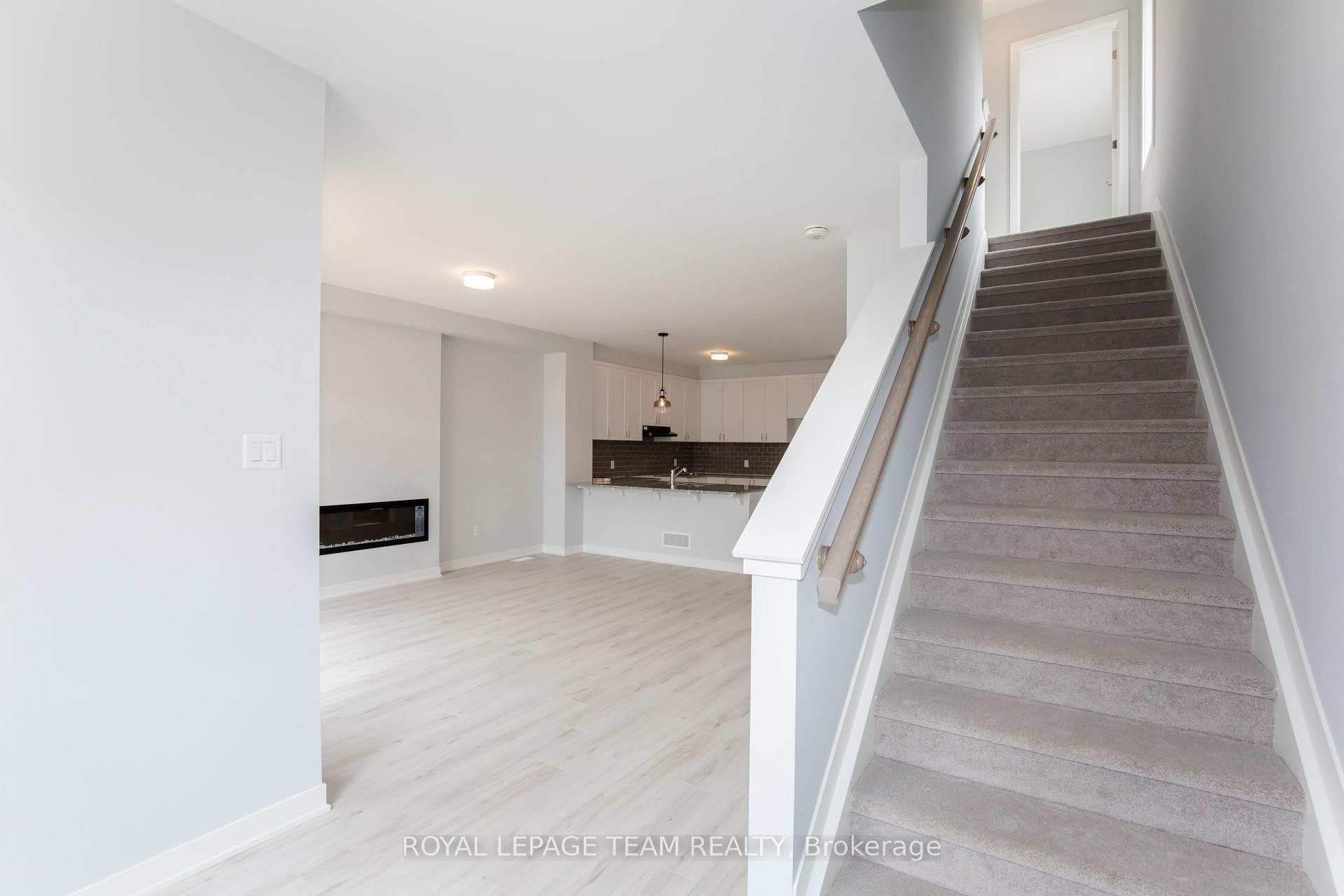 Photo 27 of 29 Stitch Mews N, Ottawa, Remainder of Stittsville & Area — HOMEH