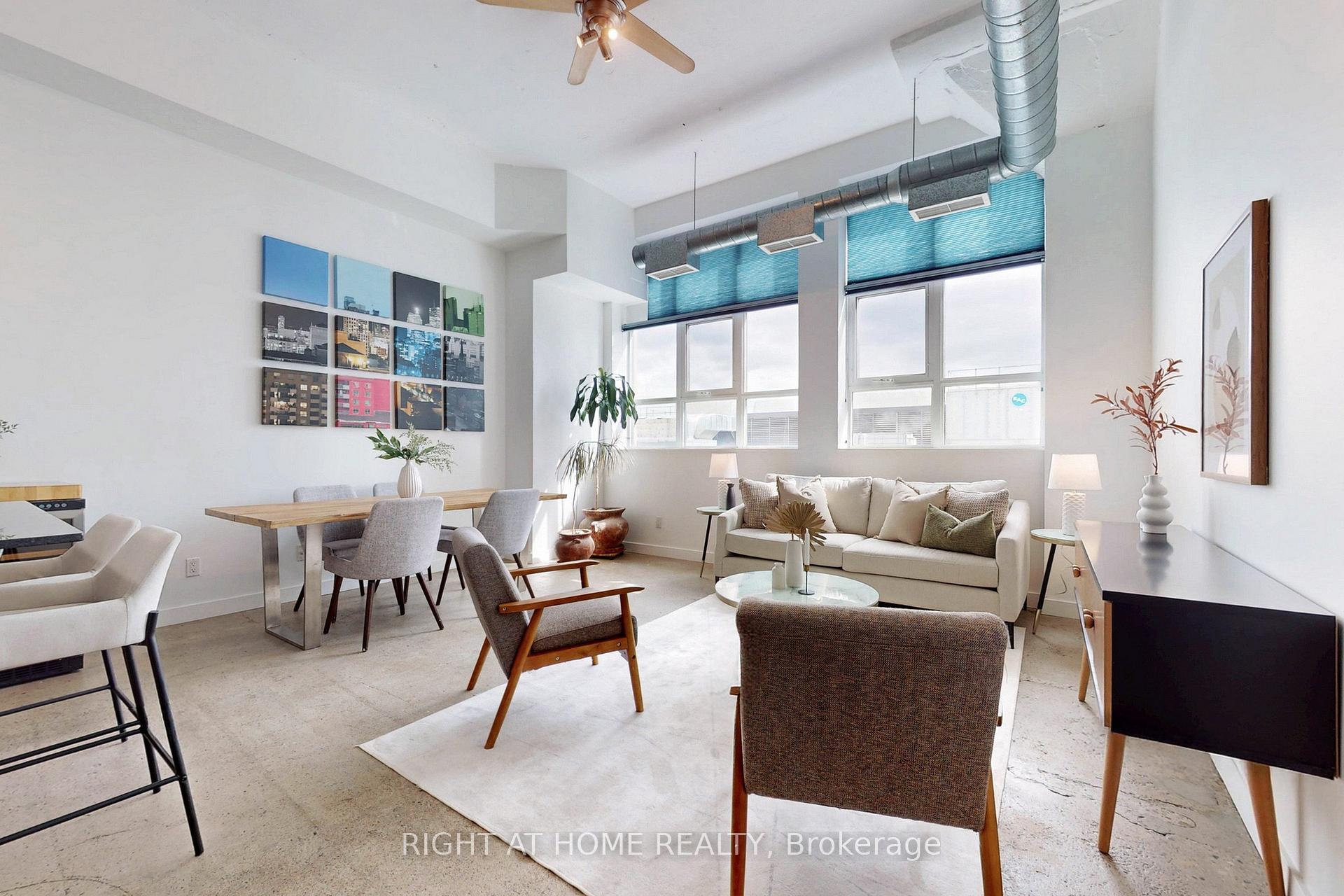 Front of Unit PH 32, 155 Dalhousie Street