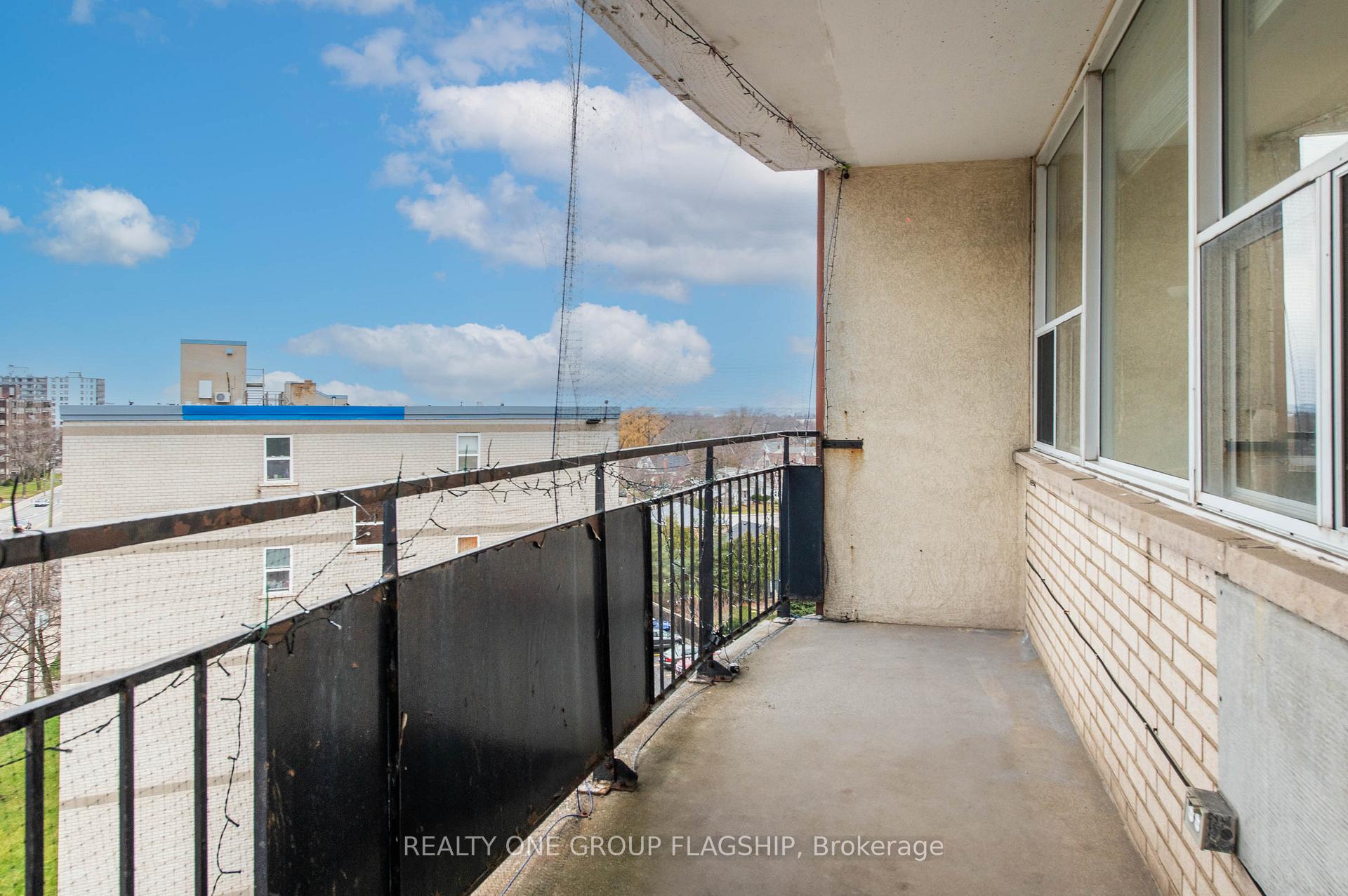 Photo 19 of Unit 702, 293 Mohawk Road E, Hamilton, Hill Park — HOMEH