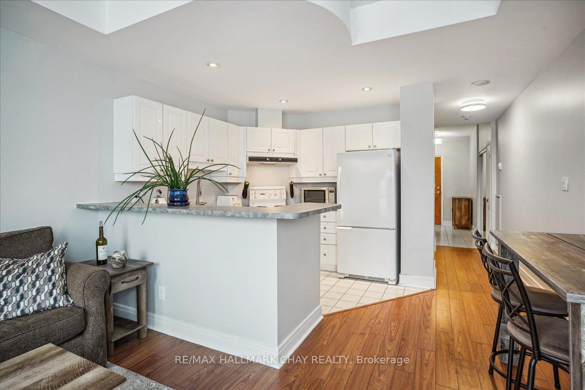 Photo 13 of Unit 502, 2 Toronto Street, Barrie, Lakeshore — HOMEH