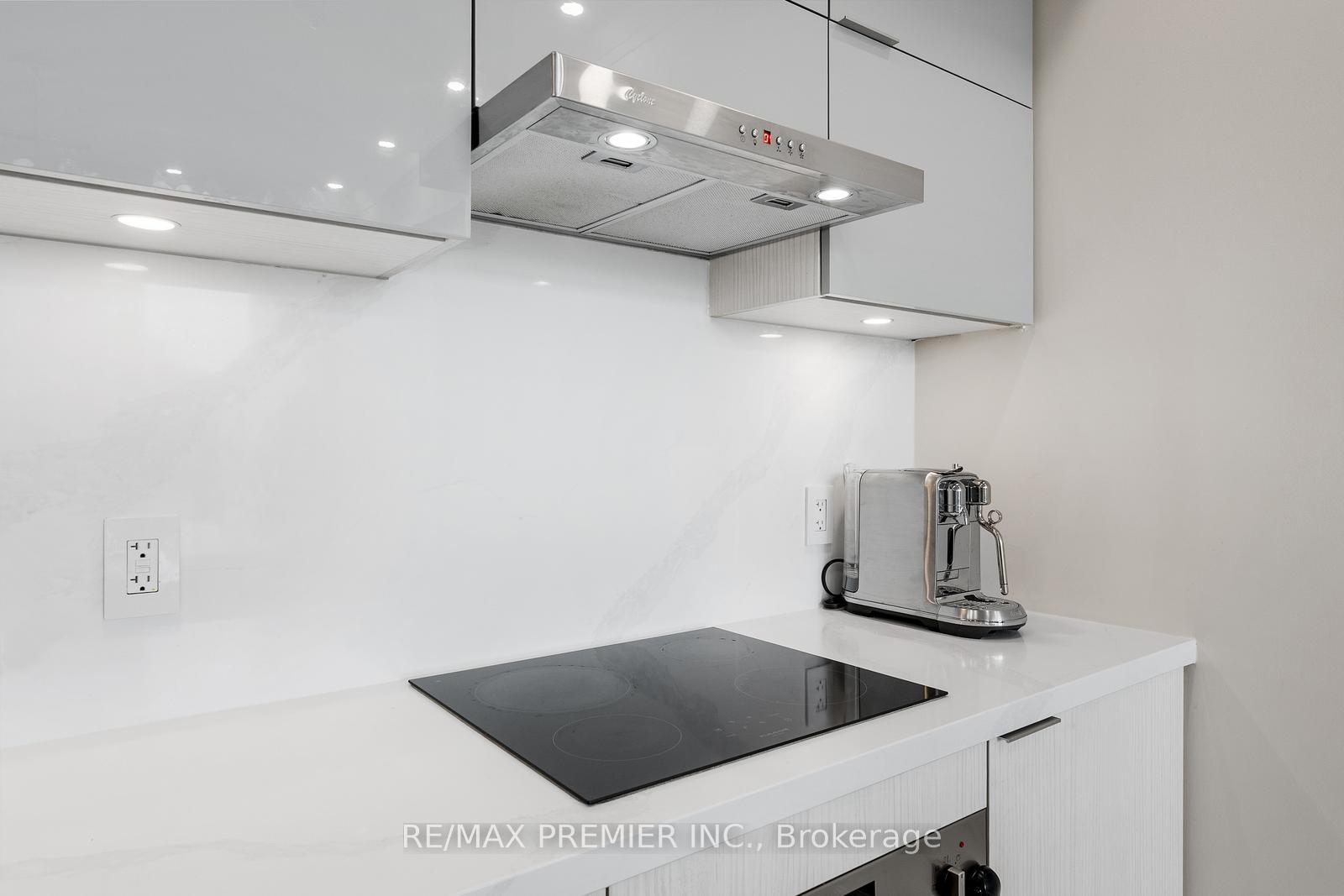 Photo 3 of Unit 111, 10 Rouge Valley Drive W, Markham, Unionville — HOMEH