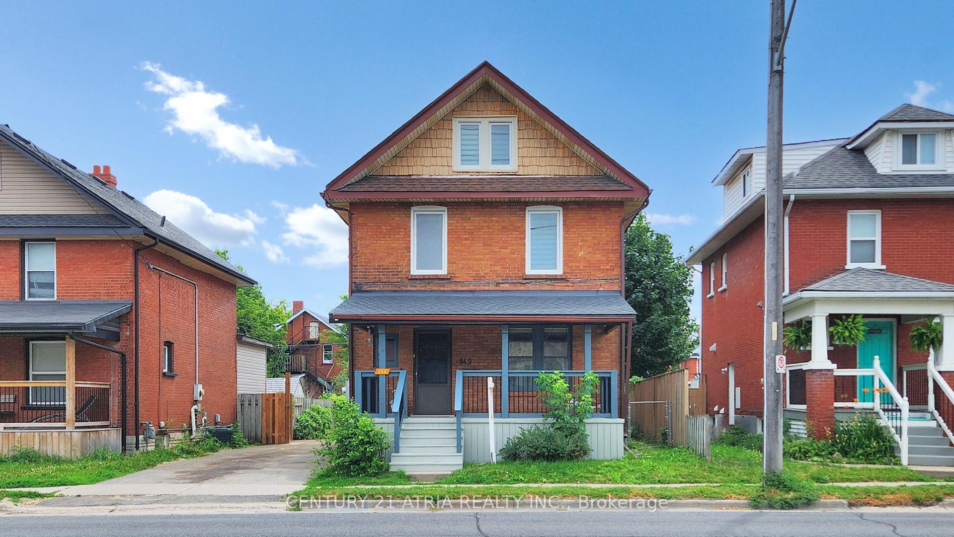 Front of 149 Adelaide Avenue E