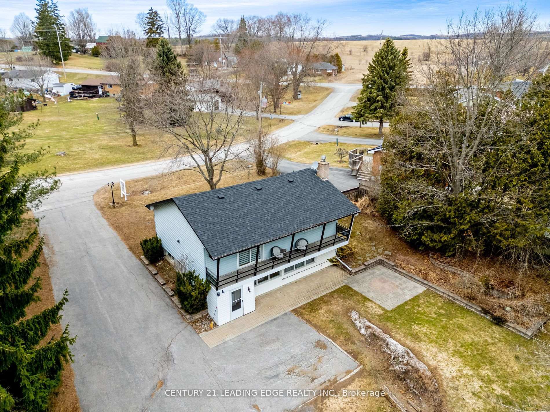 Photo 2 of 27 Lorraine Avenue, Hamilton Township, Rural Hamilton — HOMEH