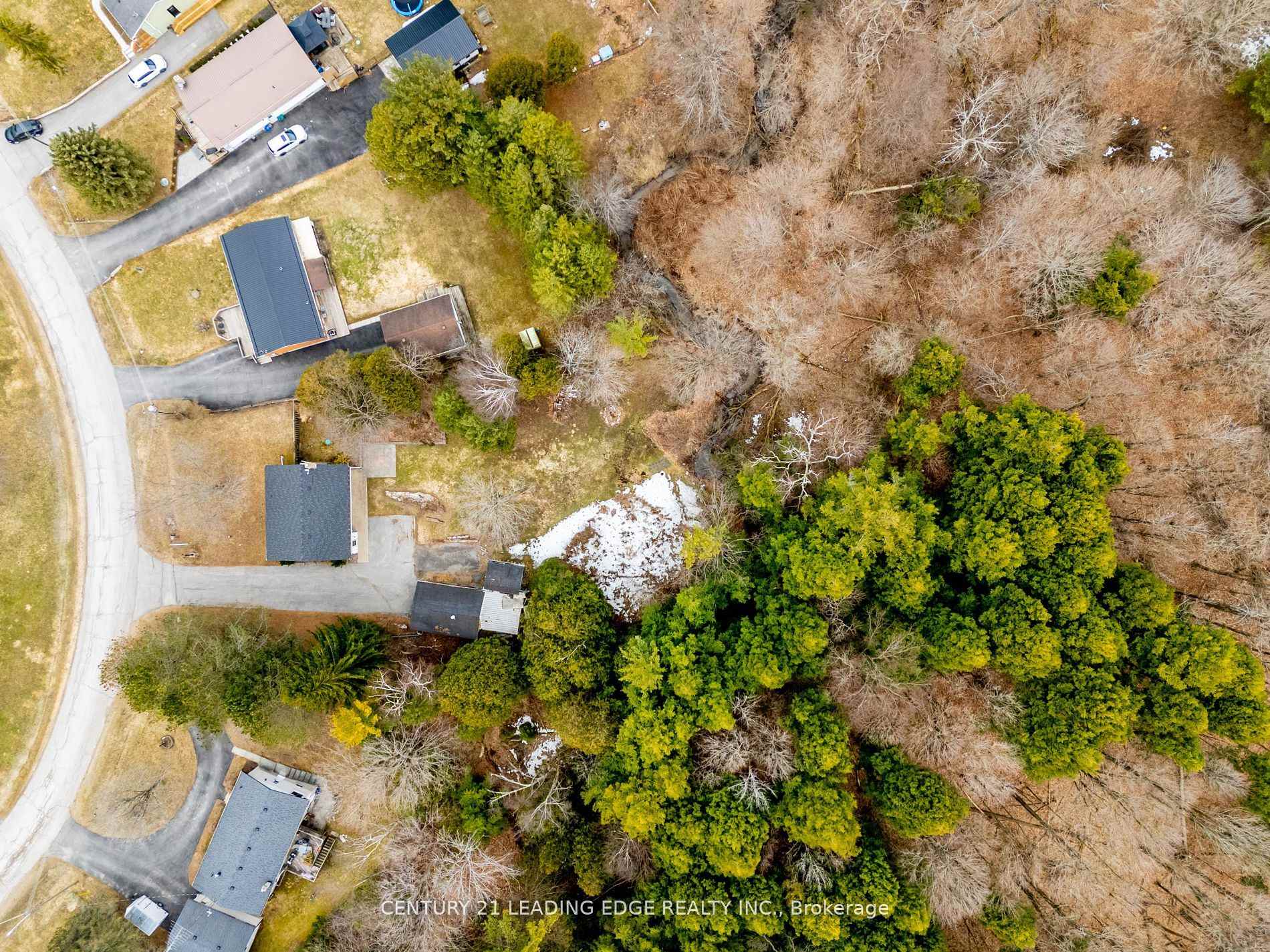 Photo 3 of 27 Lorraine Avenue, Hamilton Township, Rural Hamilton — HOMEH