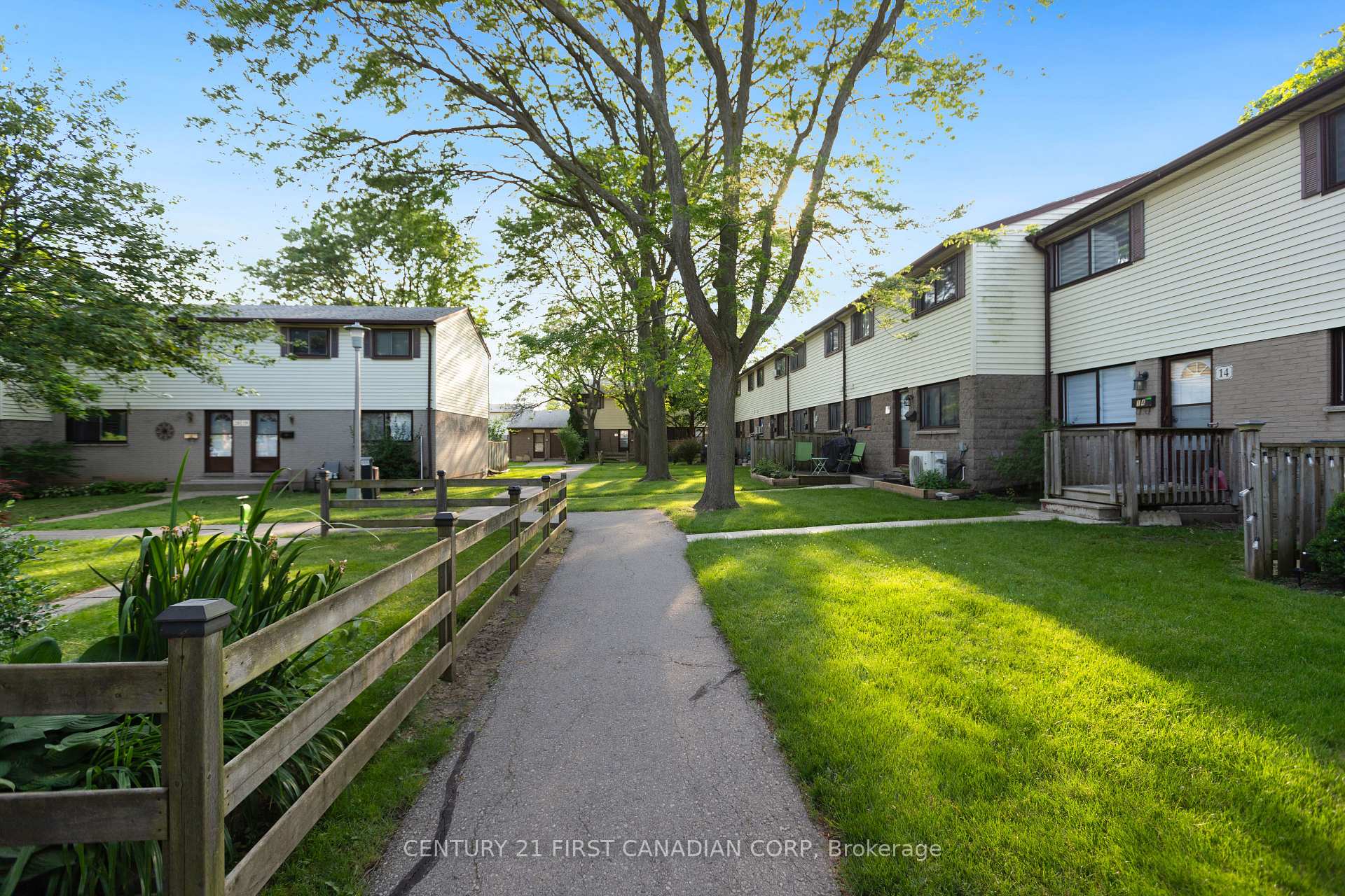 Photo 8 of Unit 14, 825 Dundalk Drive N, London, South Q — HOMEH